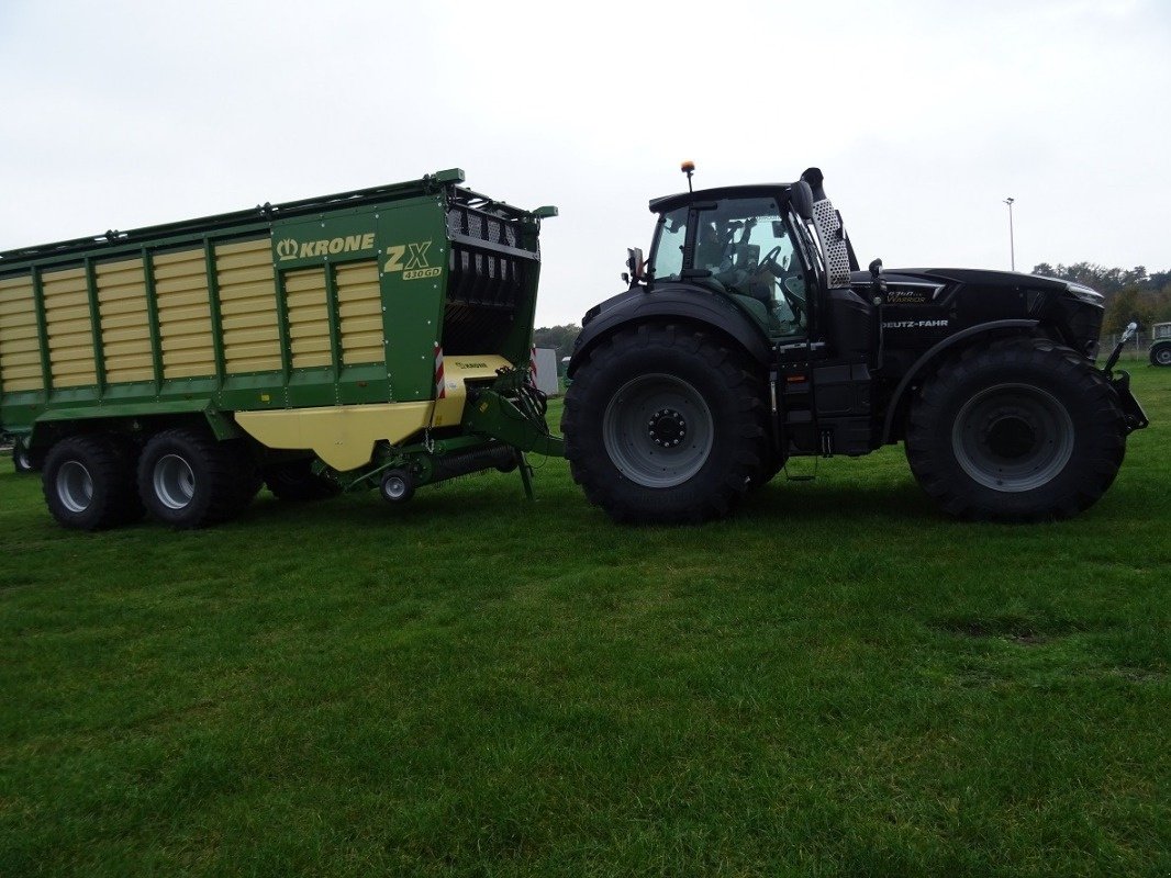 Traktor a típus Deutz-Fahr 9340 TTV WARRIOR SCHWARZ, Neumaschine ekkor: Schutterzell (Kép 5)