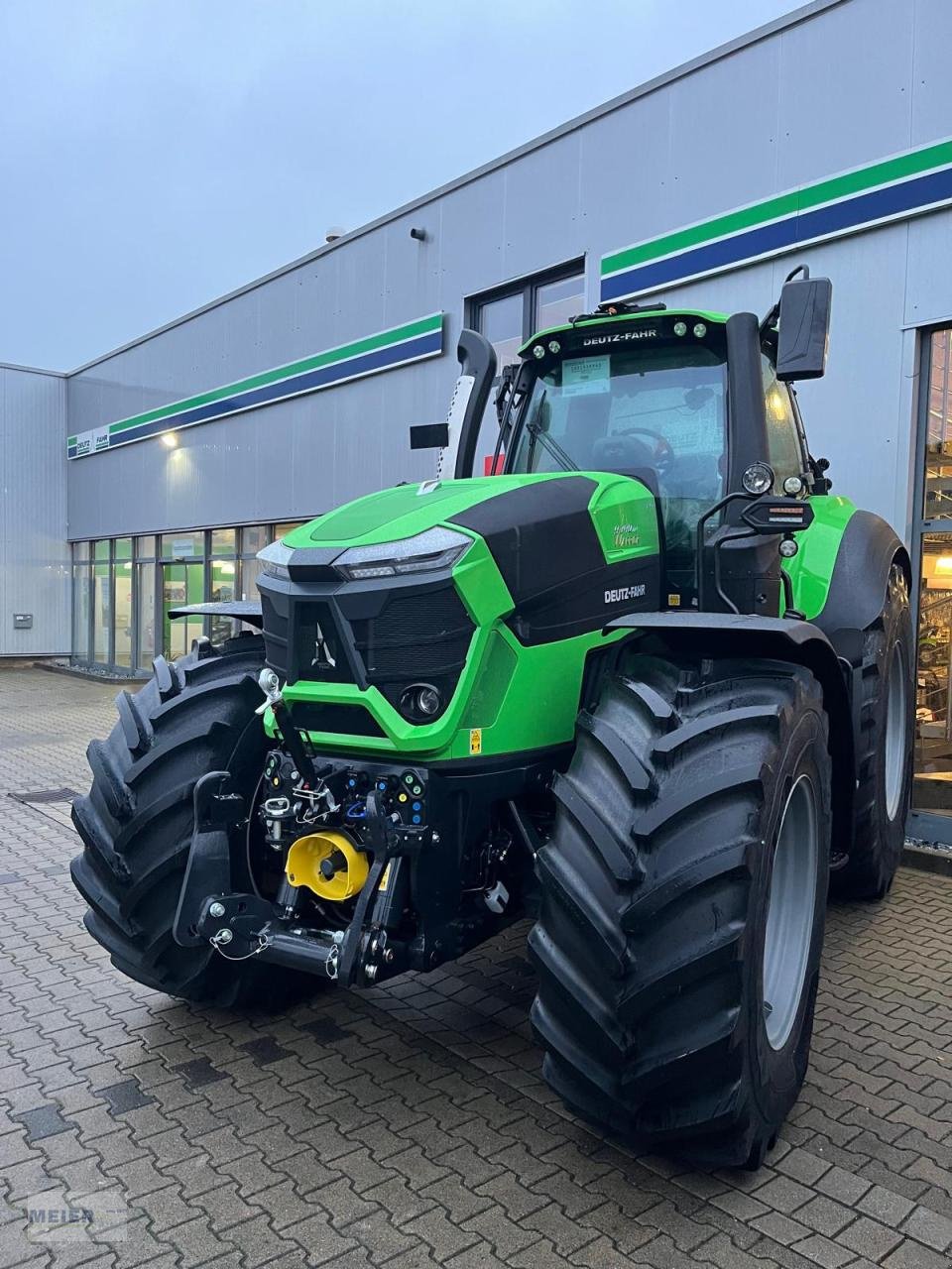 Traktor of the type Deutz-Fahr 9340 TTV Warrior, Neumaschine in Delbrück (Picture 3)