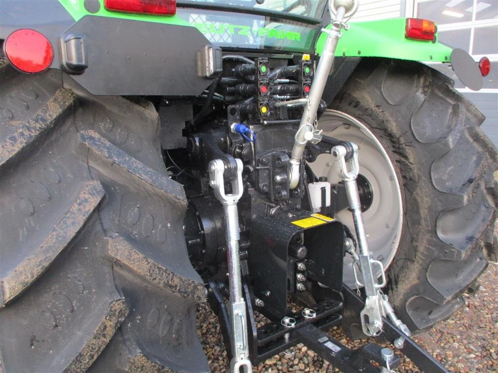 Traktor del tipo Deutz-Fahr Agrofarm 115G with 30F+30R Hi-Lo and CreepGea, Gebrauchtmaschine en Lintrup (Imagen 5)