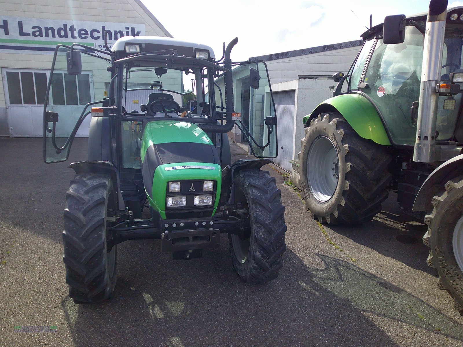 Traktor типа Deutz-Fahr Agrofarm 410 "Pflegebereifung, BJ. 2012, 4600 Bstd.", Gebrauchtmaschine в Buchdorf (Фотография 1)