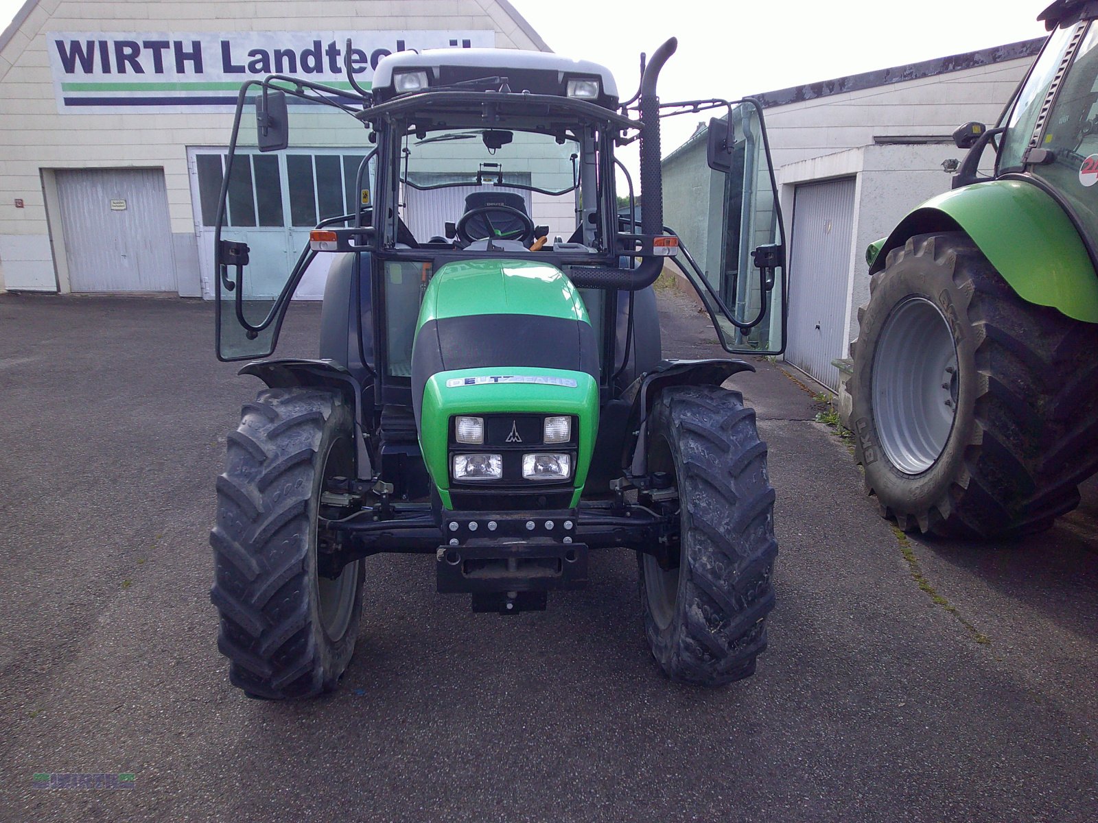 Traktor типа Deutz-Fahr Agrofarm 410 "Pflegebereifung, BJ. 2012, 4600 Bstd.", Gebrauchtmaschine в Buchdorf (Фотография 20)