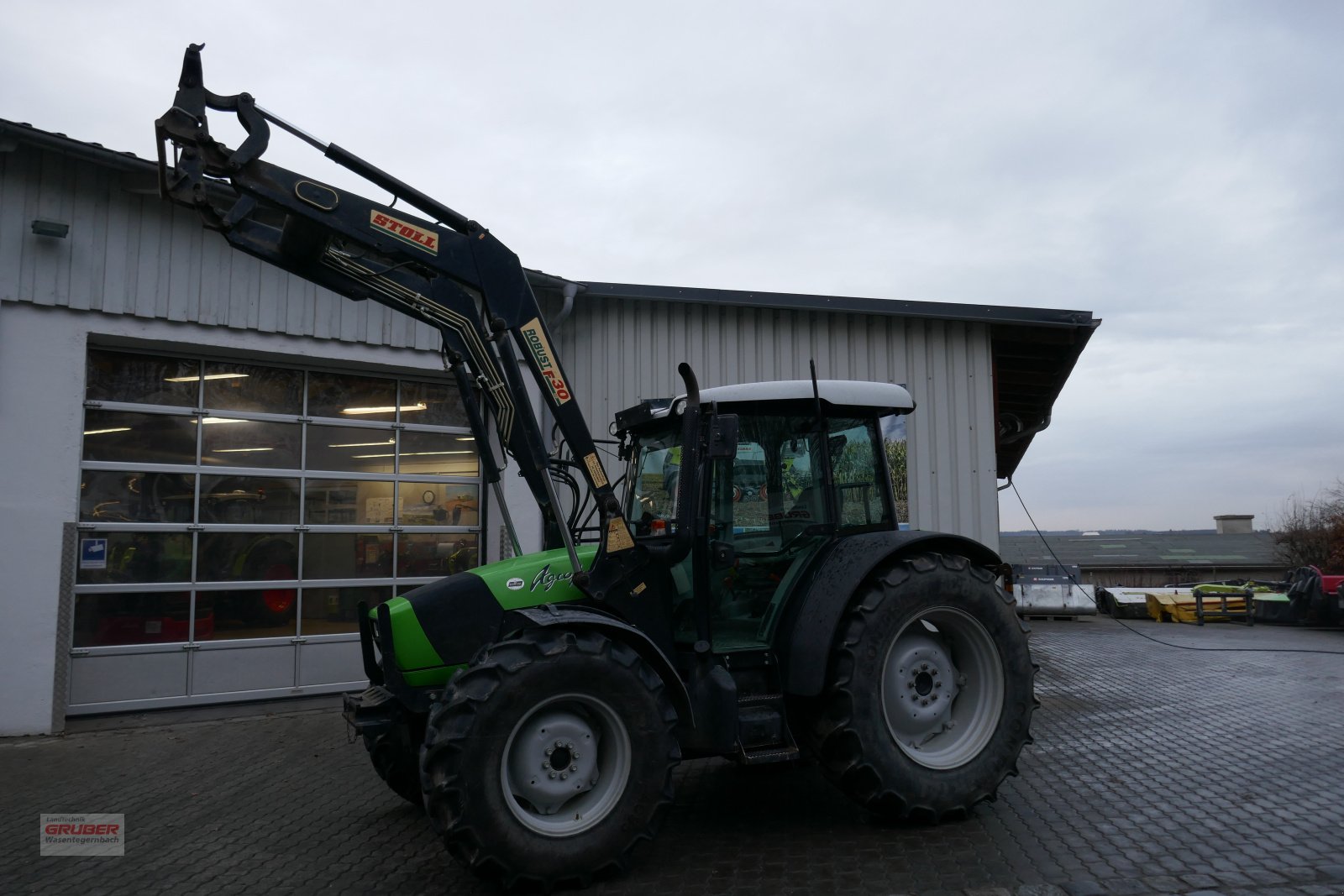 Traktor van het type Deutz-Fahr Agrofarm 85 inkl. Frontlader Stoll Robust F30, Gebrauchtmaschine in Dorfen (Foto 1)