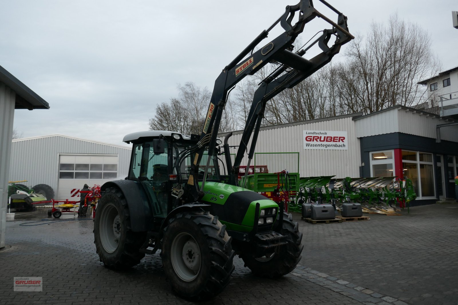 Traktor van het type Deutz-Fahr Agrofarm 85 inkl. Frontlader Stoll Robust F30, Gebrauchtmaschine in Dorfen (Foto 3)