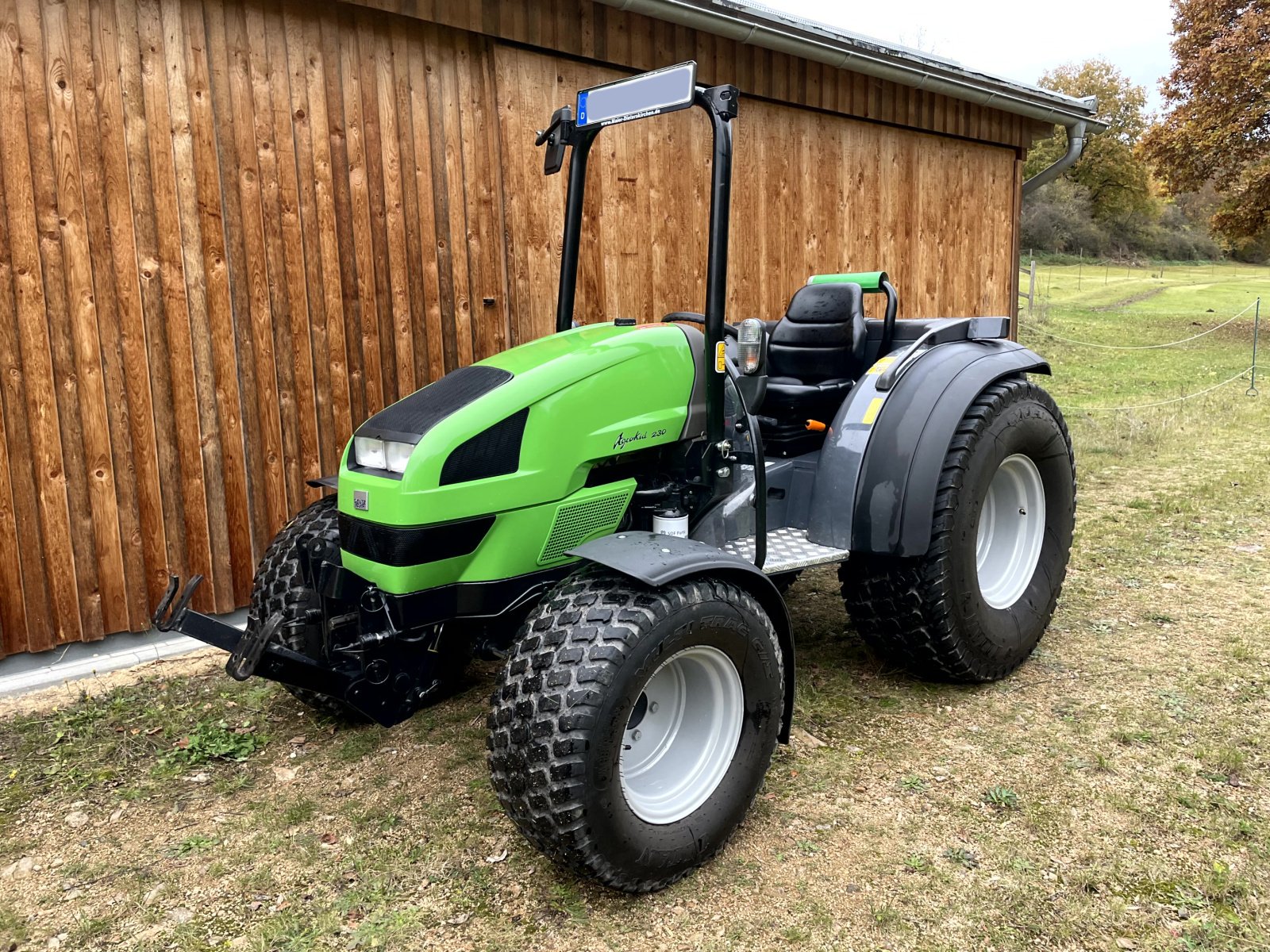 Traktor del tipo Deutz-Fahr Agrokid 230 DT, Gebrauchtmaschine In Schwarzhofen (Immagine 1)