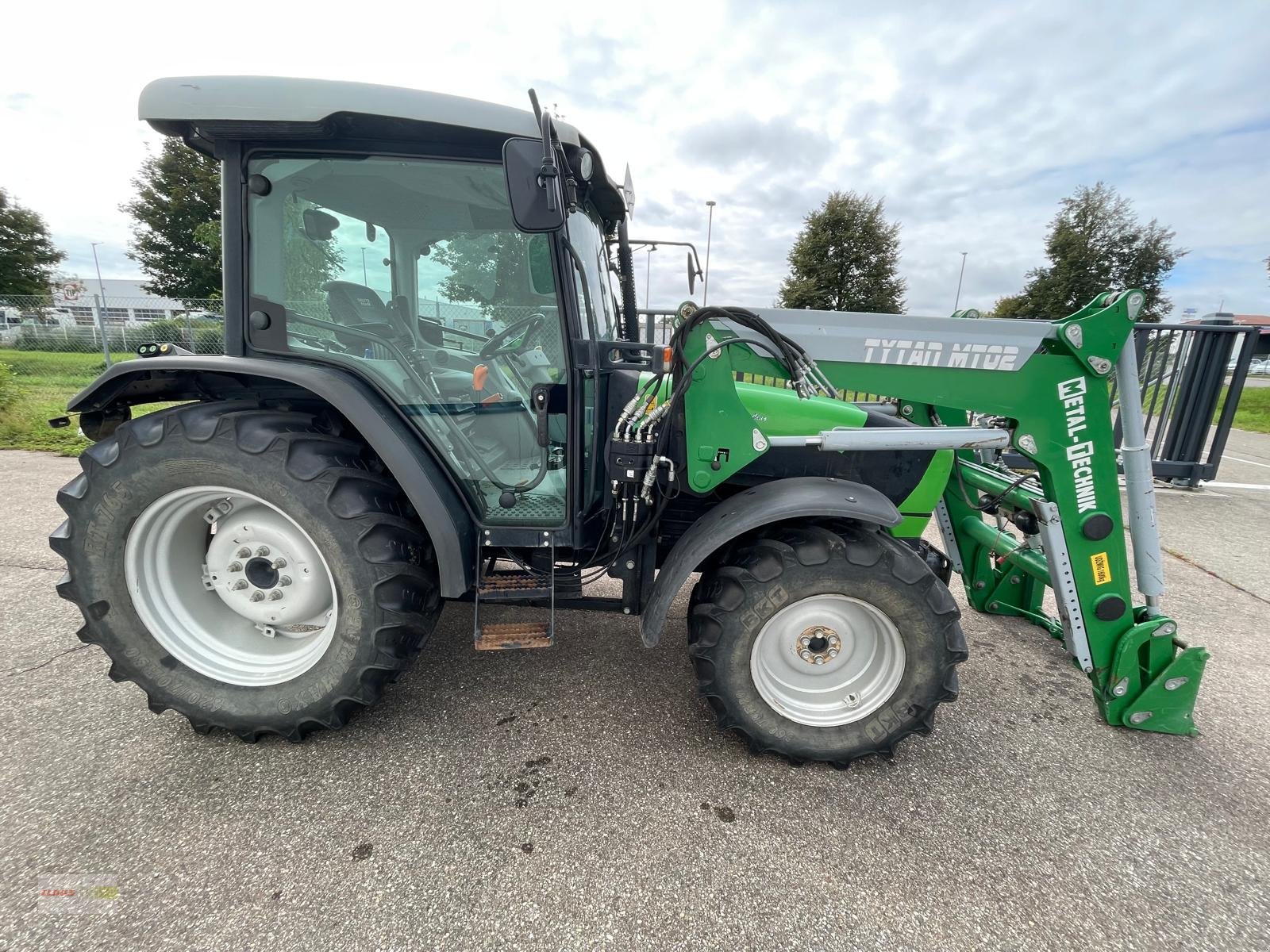 Traktor of the type Deutz-Fahr Agroplus 420, Gebrauchtmaschine in Langenau (Picture 2)