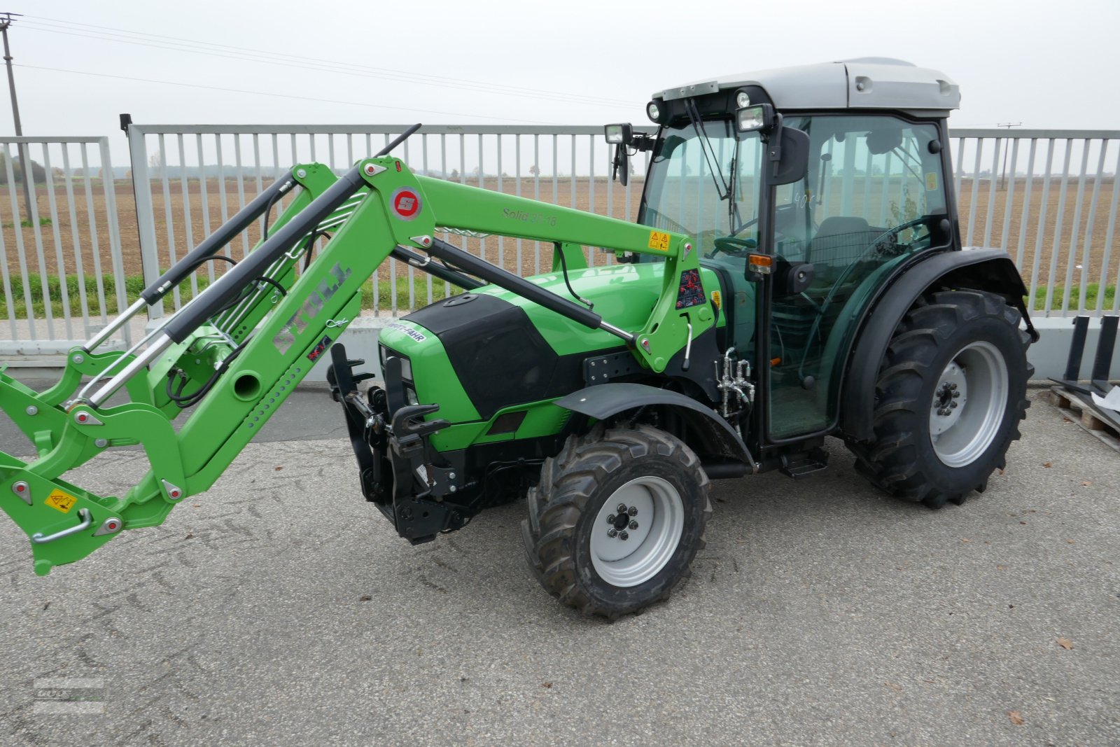 Traktor του τύπου Deutz-Fahr Agroplus 430F Allr. Kompakter Kraftvoller Traktor mit Vollausstattung. Sehr guter Zustand!, Gebrauchtmaschine σε Langenzenn (Φωτογραφία 1)