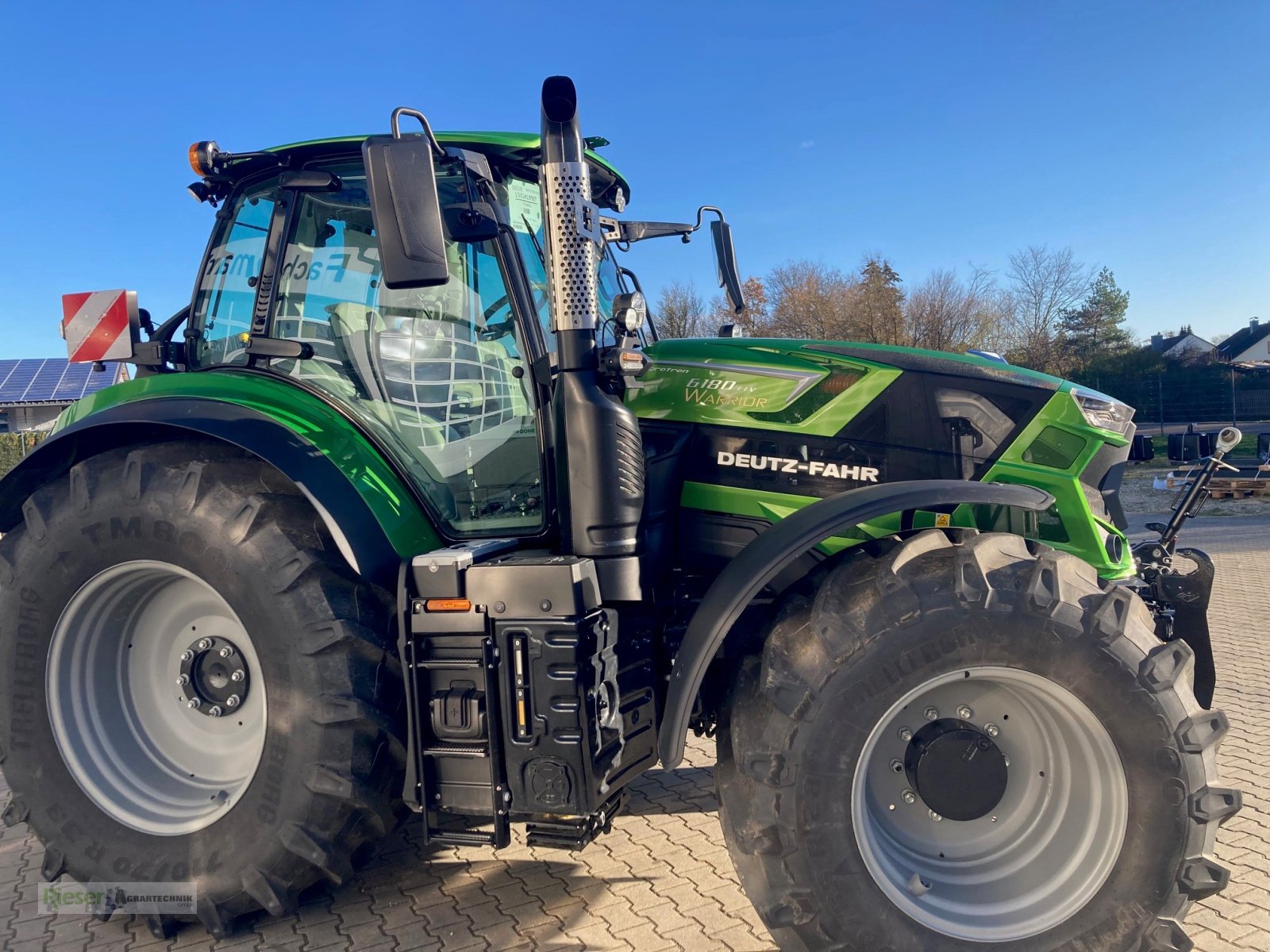 Traktor typu Deutz-Fahr Agroton 6180 TTV Warrior, JAVA-Grün, Top-Ausstattung Aktionsmaschine, Neumaschine v Nördlingen (Obrázok 3)