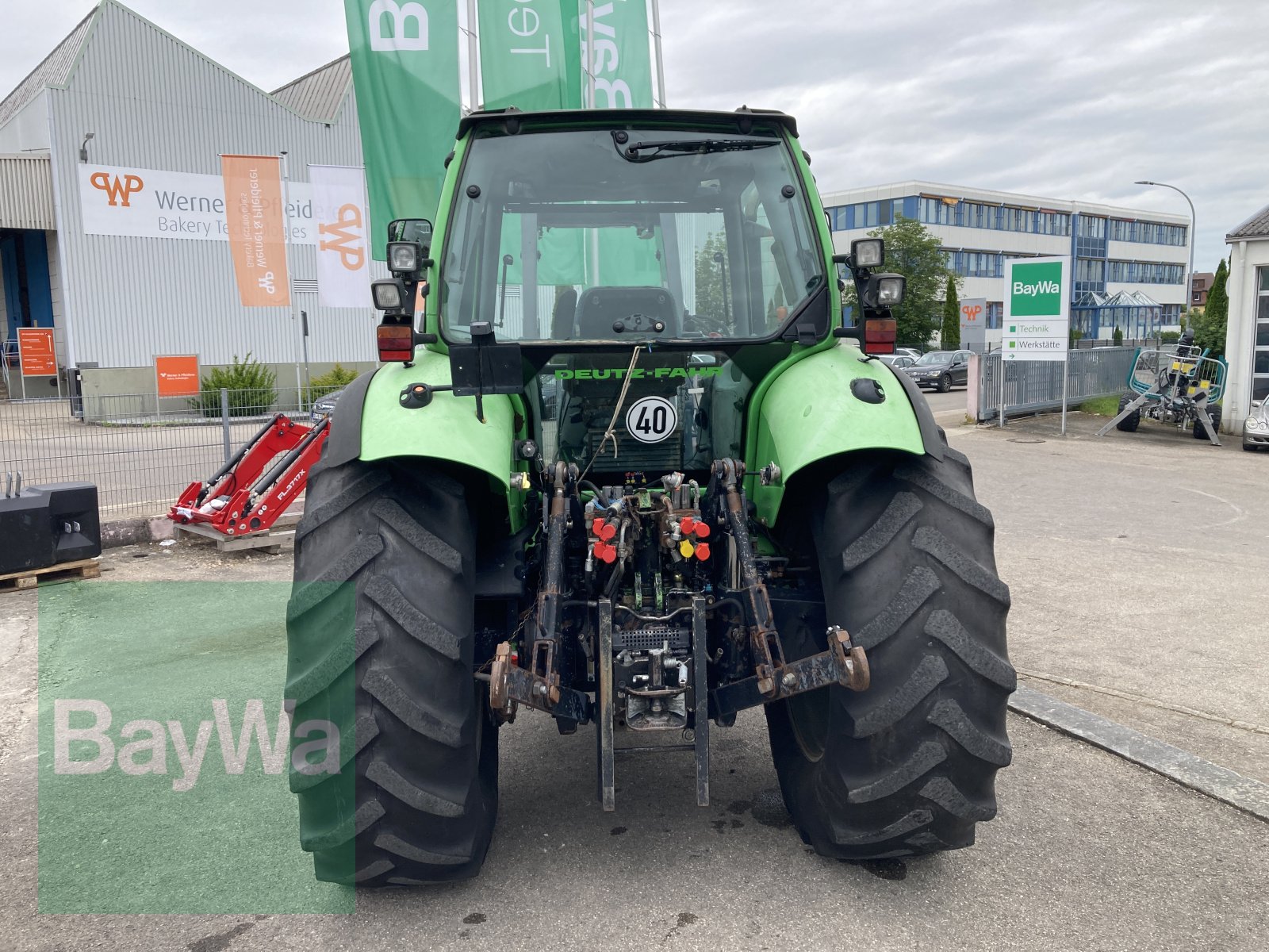 Traktor del tipo Deutz-Fahr Agrotron 135, Gebrauchtmaschine en Dinkelsbühl (Imagen 8)