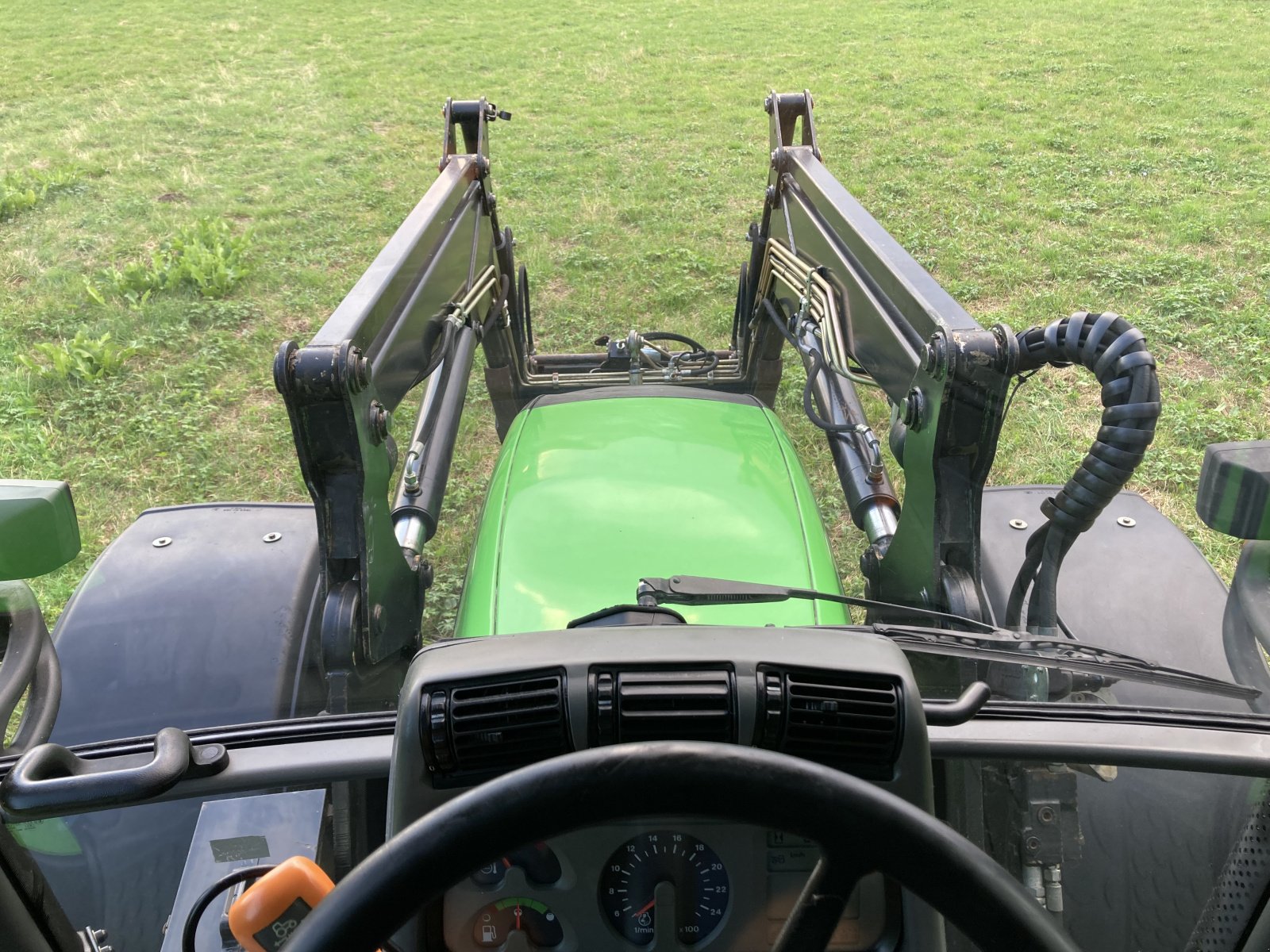 Traktor del tipo Deutz-Fahr Agrotron 150, Gebrauchtmaschine en Bastheim (Imagen 3)