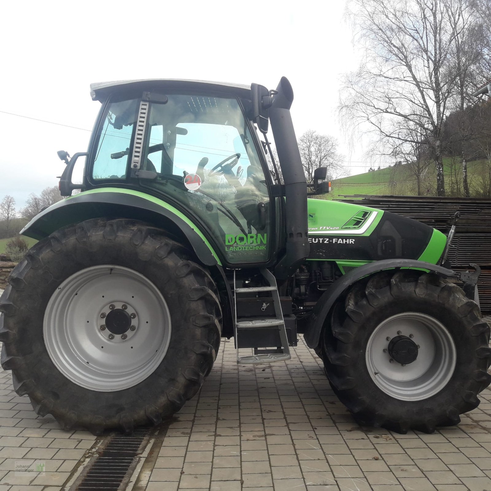 Traktor του τύπου Deutz-Fahr Agrotron 420 TTV, Gebrauchtmaschine σε Offenberg (Φωτογραφία 2)