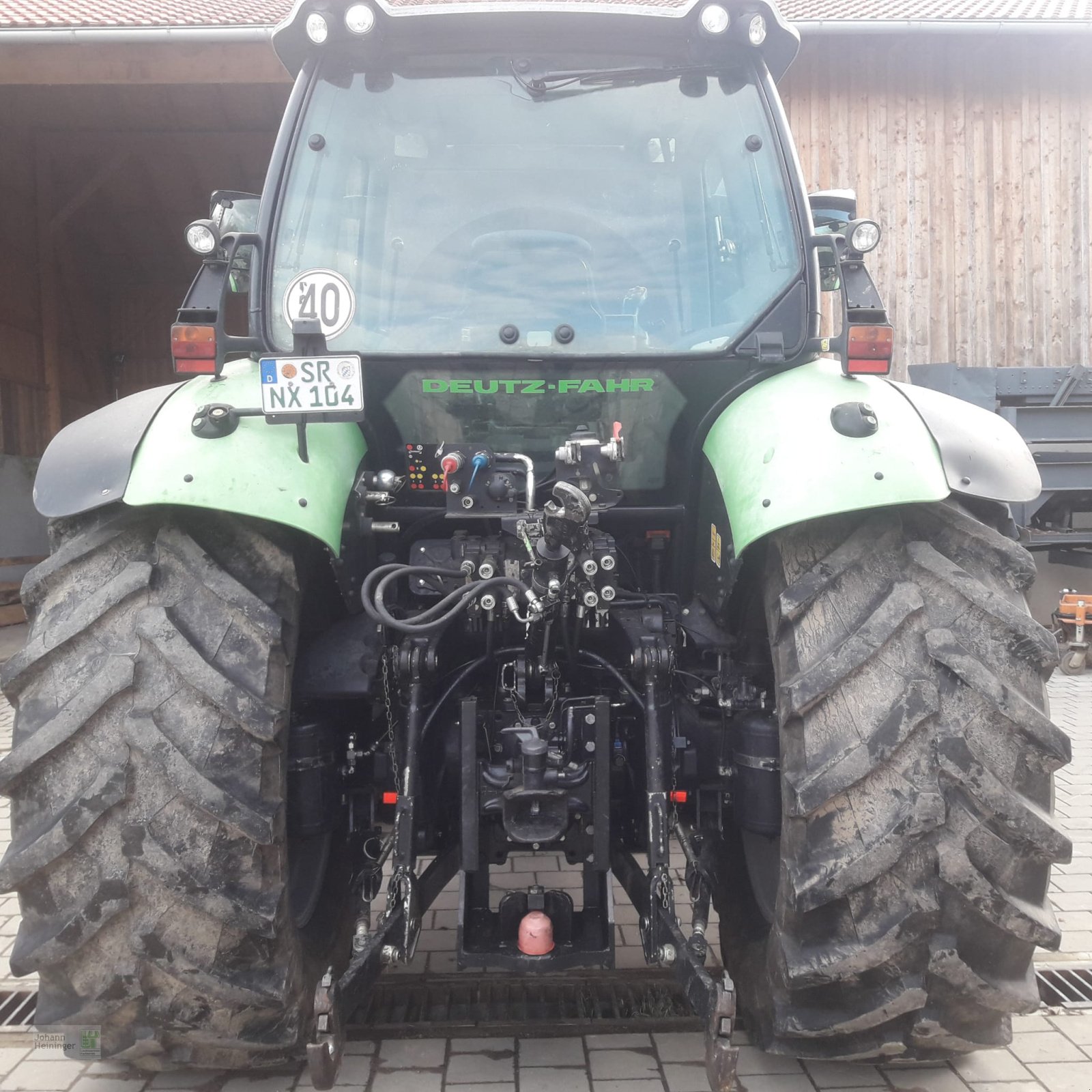 Traktor типа Deutz-Fahr Agrotron 420 TTV, Gebrauchtmaschine в Offenberg (Фотография 4)