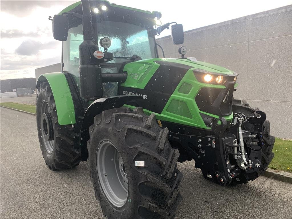 Traktor of the type Deutz-Fahr Agrotron 6125C RV-Shift med 20x16 PowerShift, Gebrauchtmaschine in Ringe (Picture 2)