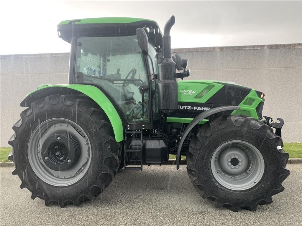 Traktor of the type Deutz-Fahr Agrotron 6125C RV-Shift med 20x16 PowerShift, Gebrauchtmaschine in Ringe (Picture 6)