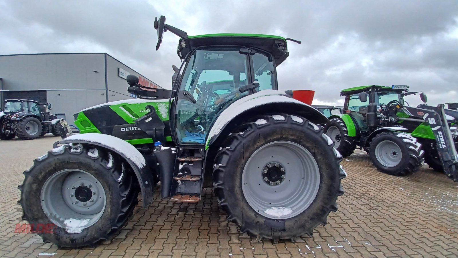 Traktor van het type Deutz-Fahr Agrotron 6130 TTV, Gebrauchtmaschine in Creußen (Foto 2)