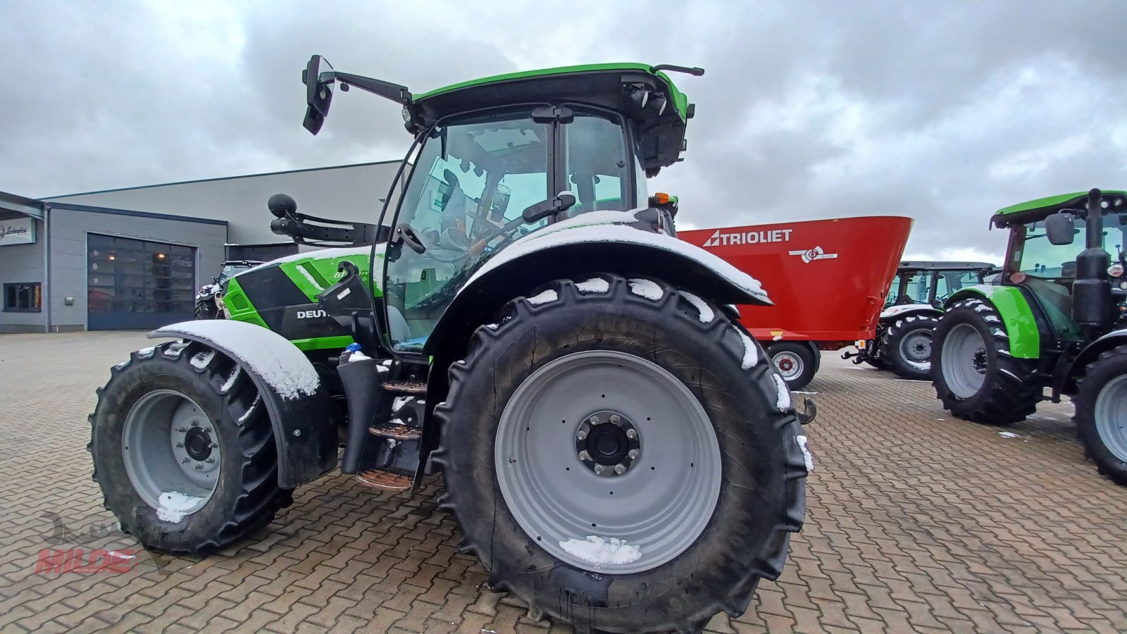 Traktor van het type Deutz-Fahr Agrotron 6130 TTV, Gebrauchtmaschine in Creußen (Foto 3)