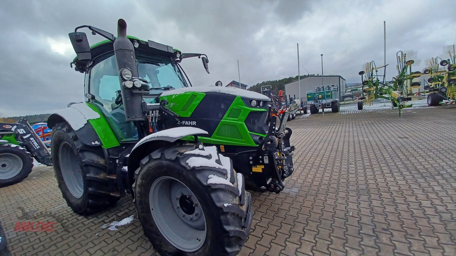 Traktor van het type Deutz-Fahr Agrotron 6130 TTV, Gebrauchtmaschine in Creußen (Foto 4)