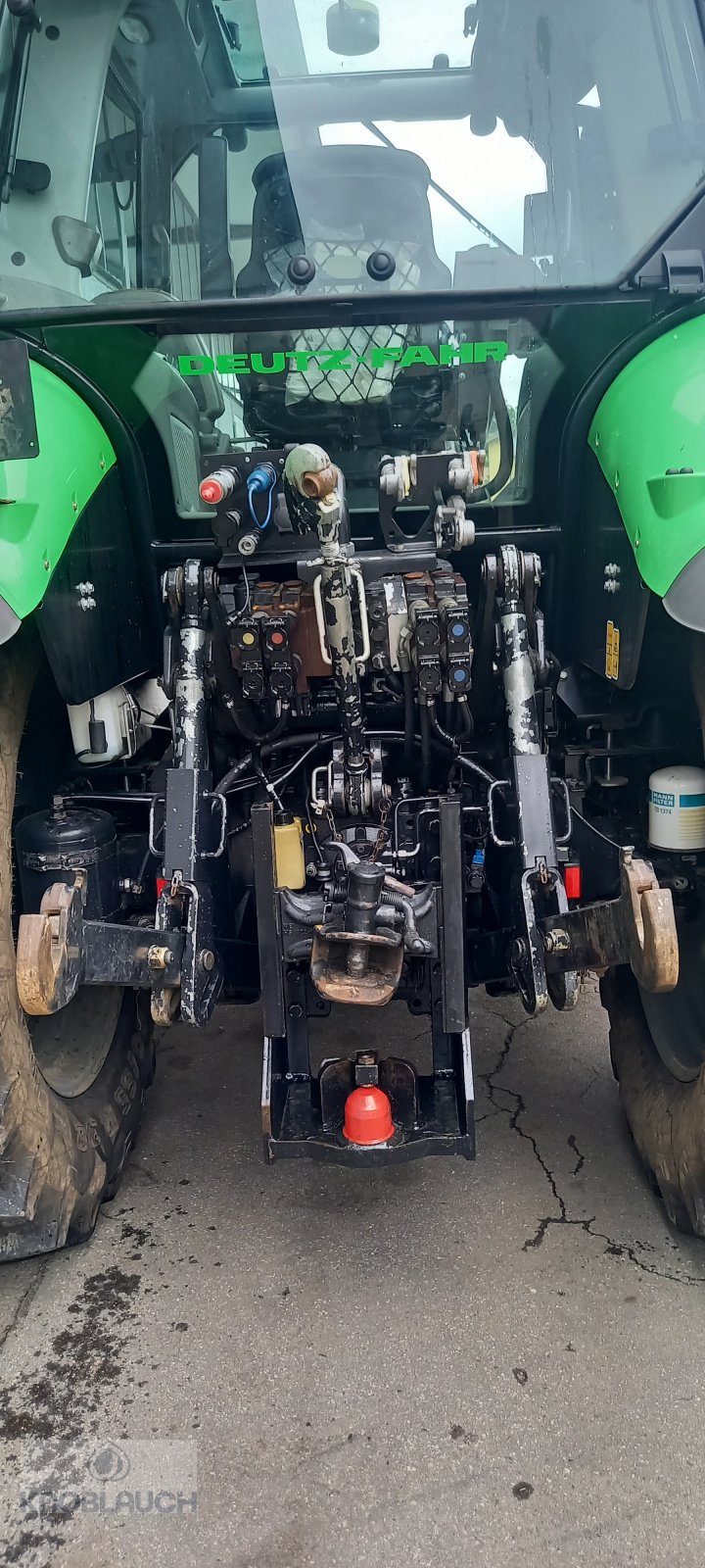 Traktor типа Deutz-Fahr Agrotron 6130.4 TTV, Gebrauchtmaschine в Wangen (Фотография 5)