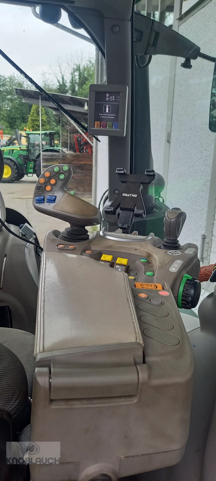 Traktor del tipo Deutz-Fahr Agrotron 6130.4 TTV, Gebrauchtmaschine en Wangen (Imagen 11)