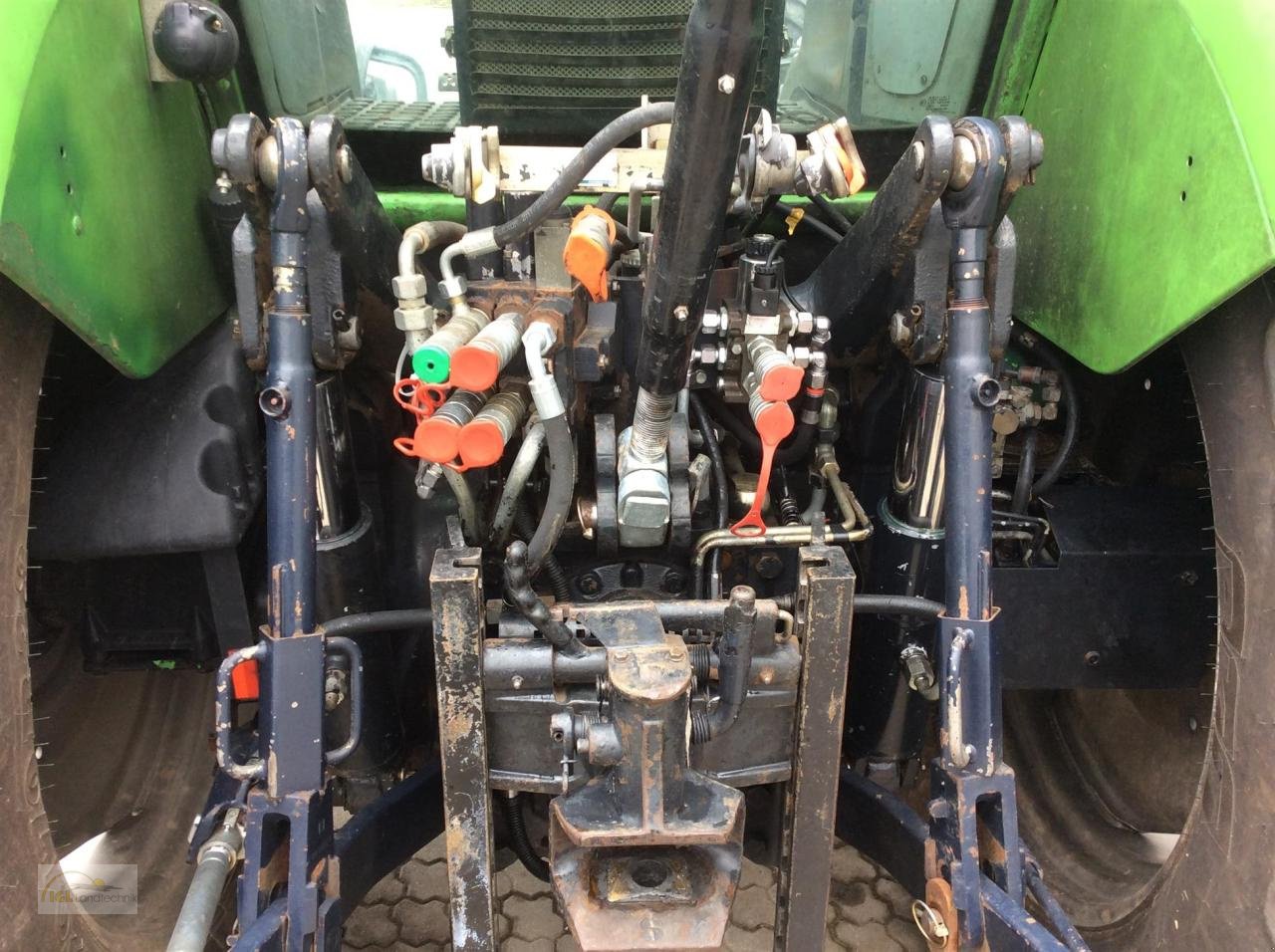 Traktor типа Deutz-Fahr Agrotron 6130.4 TTV, Gebrauchtmaschine в Pfreimd (Фотография 5)