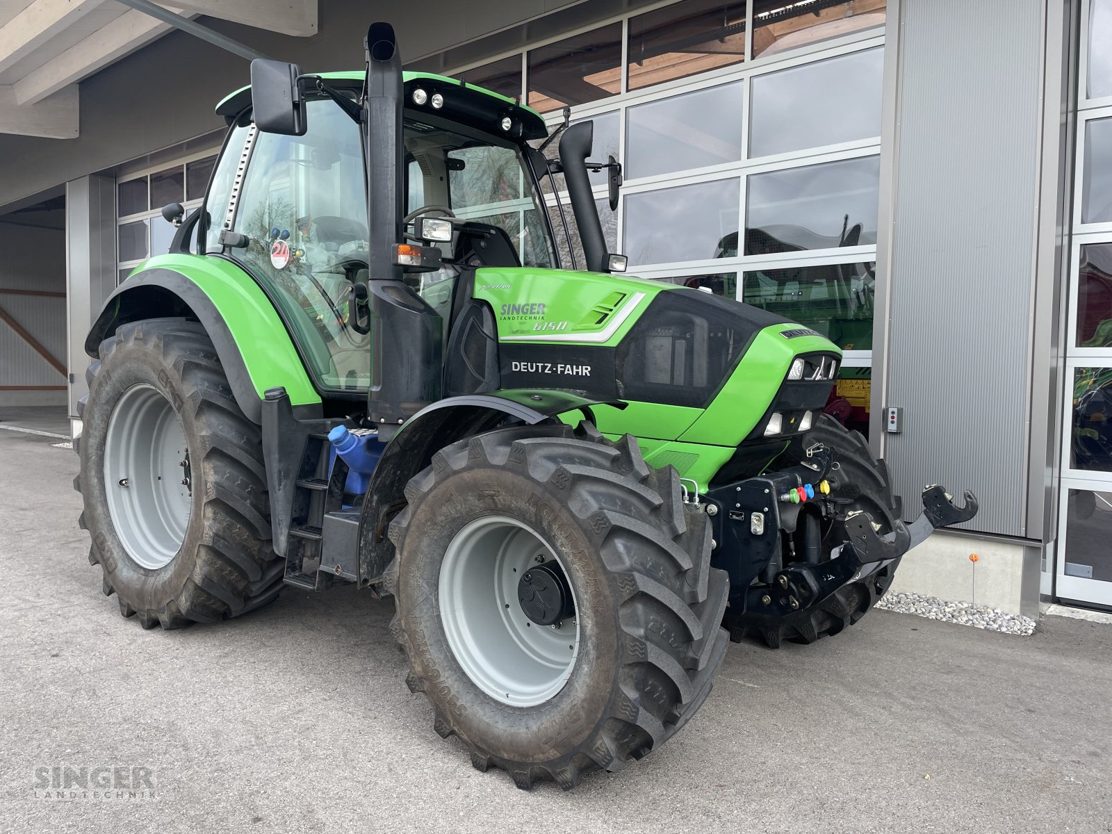 Traktor du type Deutz-Fahr Agrotron 6150 P, Gebrauchtmaschine en Ebenhofen (Photo 3)