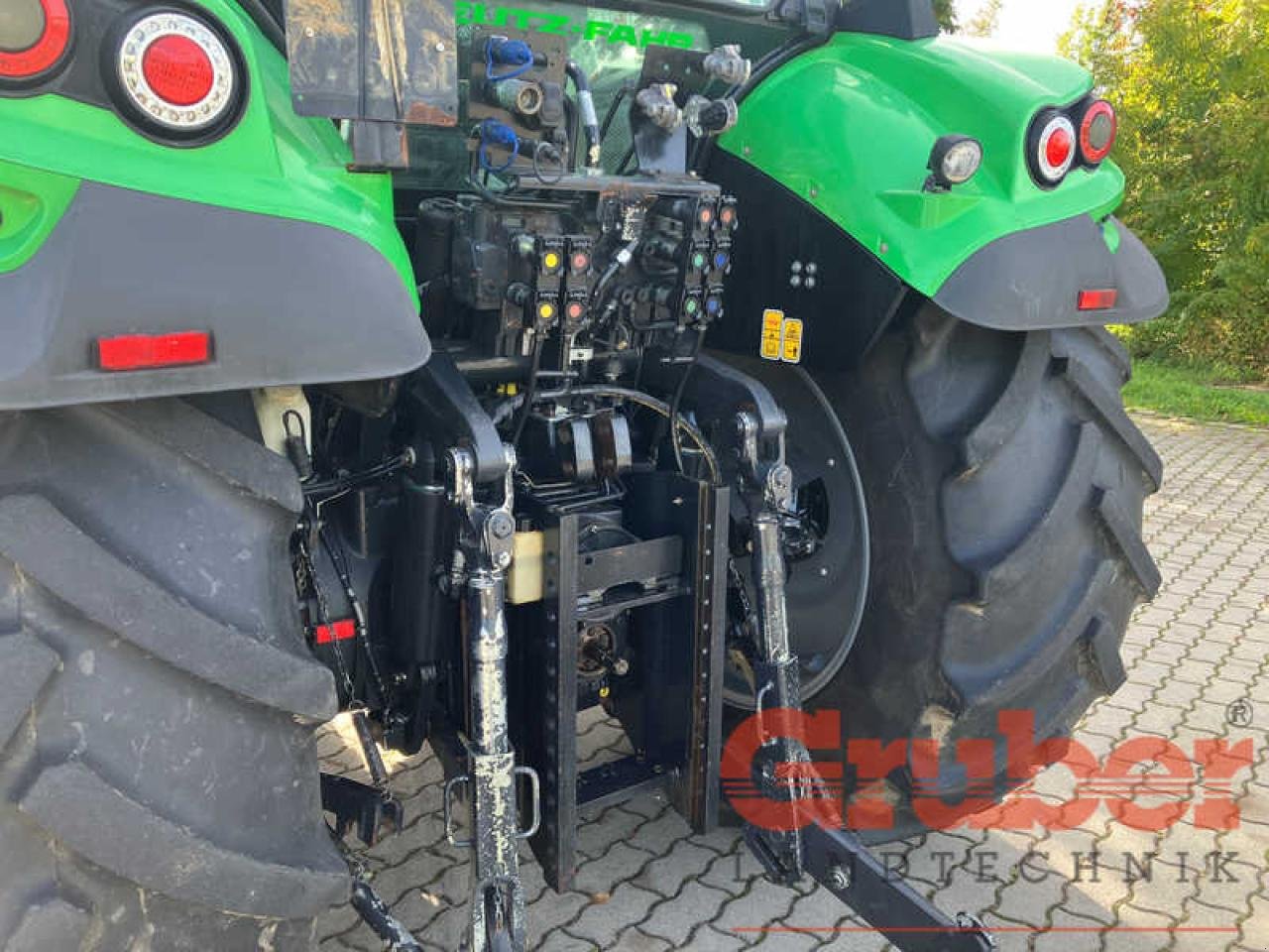 Traktor des Typs Deutz-Fahr Agrotron 6160 TTV, Gebrauchtmaschine in Ampfing (Bild 4)