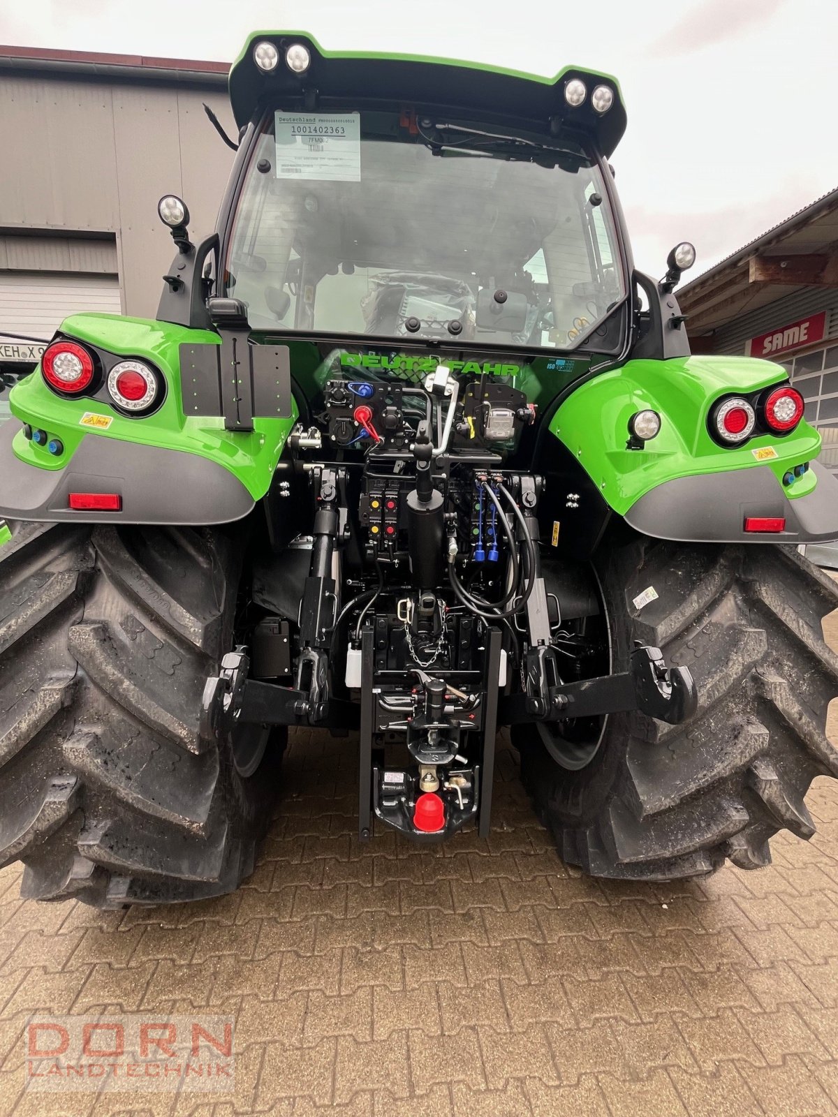 Traktor of the type Deutz-Fahr Agrotron 6160 TTV, Neumaschine in Bruckberg (Picture 5)