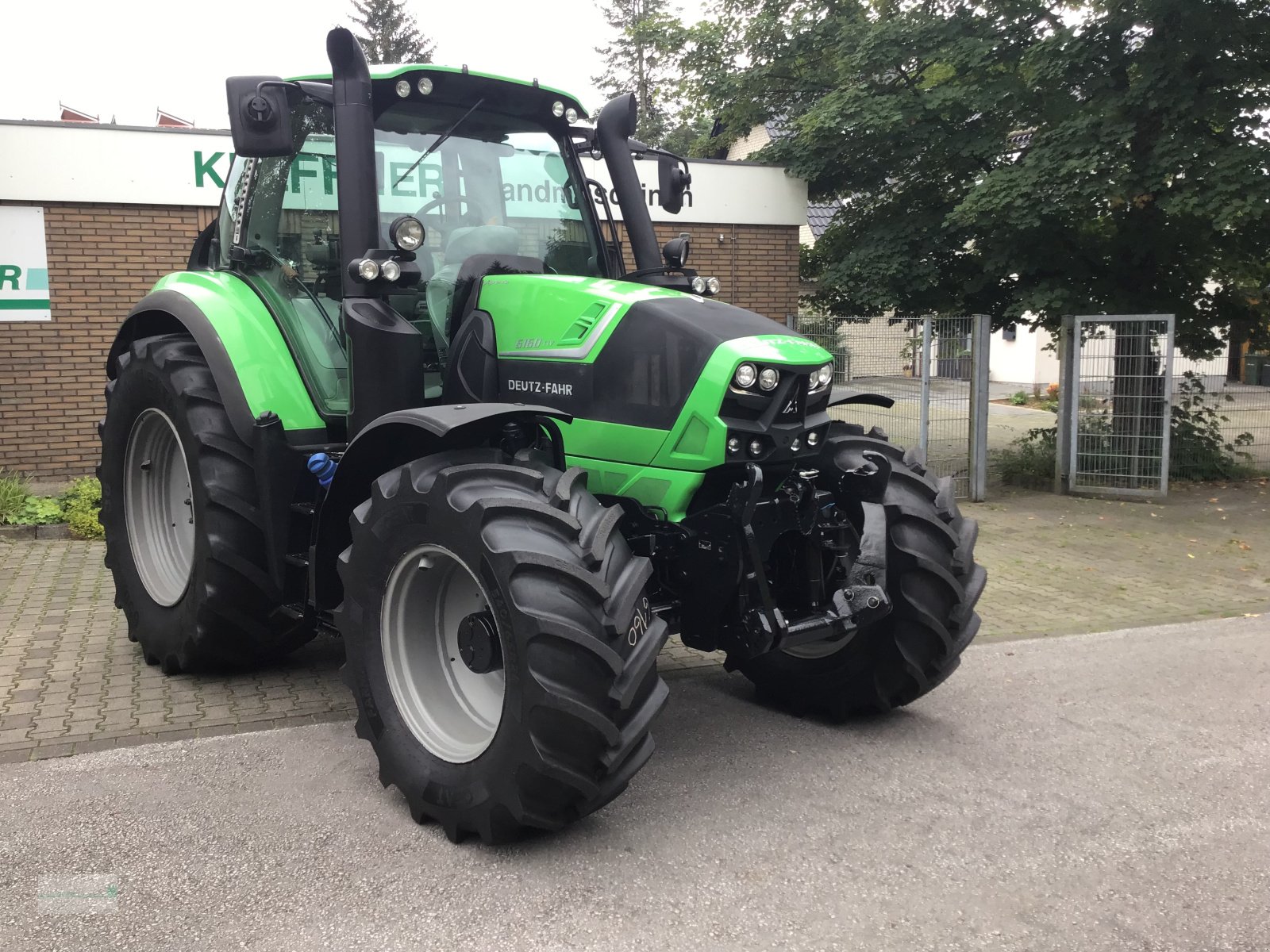 Traktor Türe ait Deutz-Fahr Agrotron 6160 TTV, Gebrauchtmaschine içinde Marsberg (resim 4)