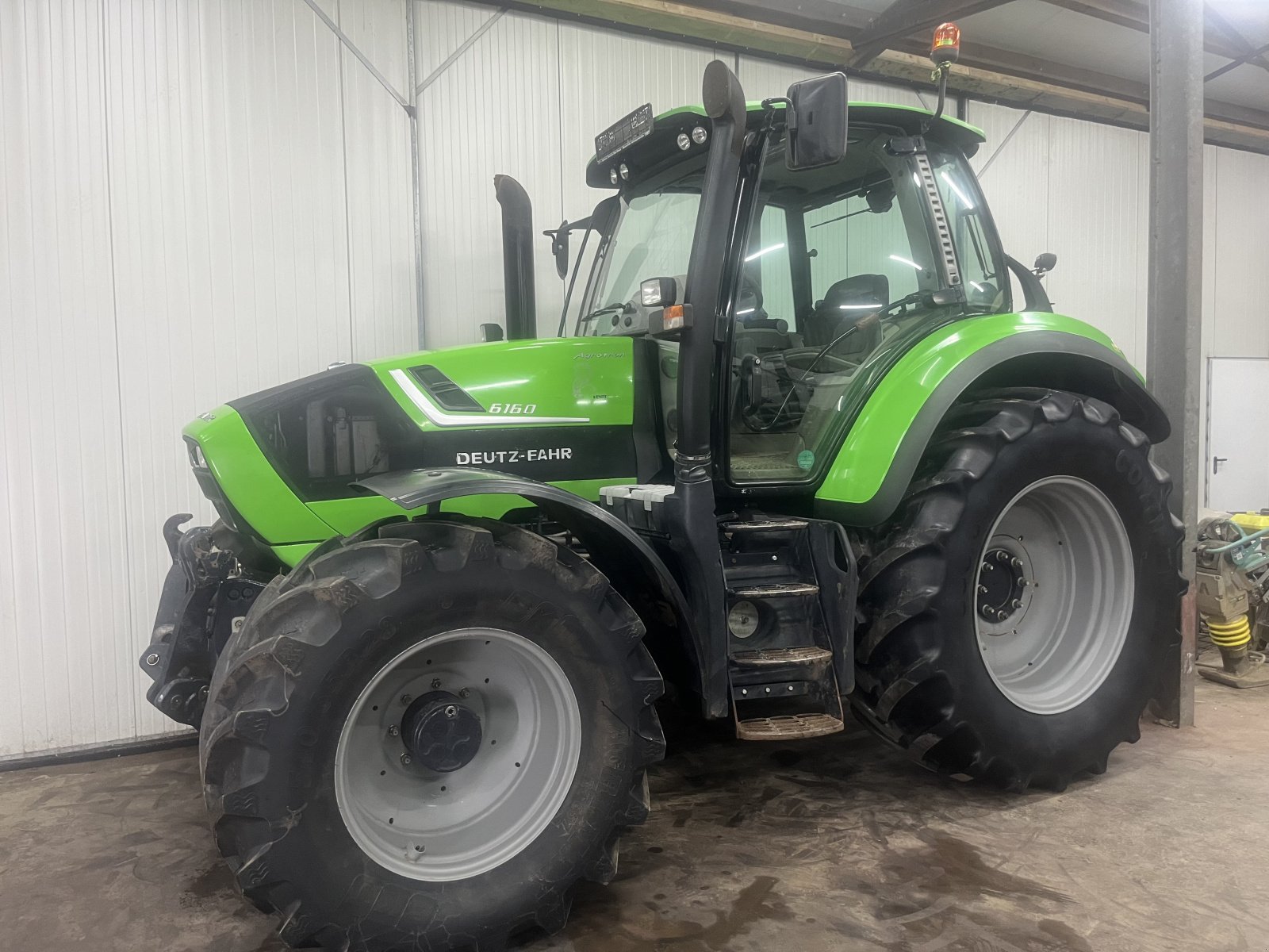 Traktor Türe ait Deutz-Fahr Agrotron 6160, Gebrauchtmaschine içinde Kerken (resim 22)