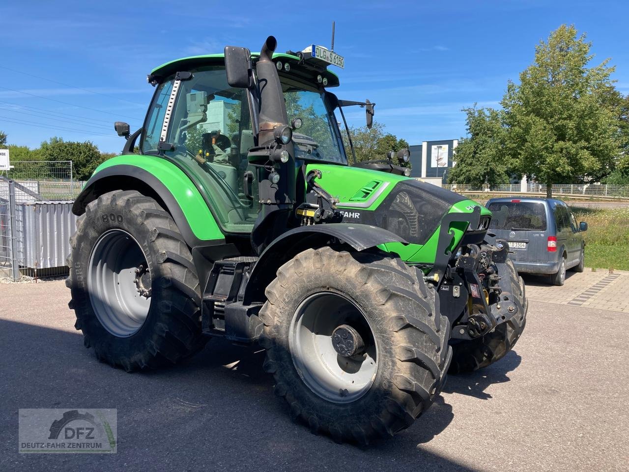 Traktor типа Deutz-Fahr Agrotron 6160.4 P, Gebrauchtmaschine в Lauingen (Фотография 3)