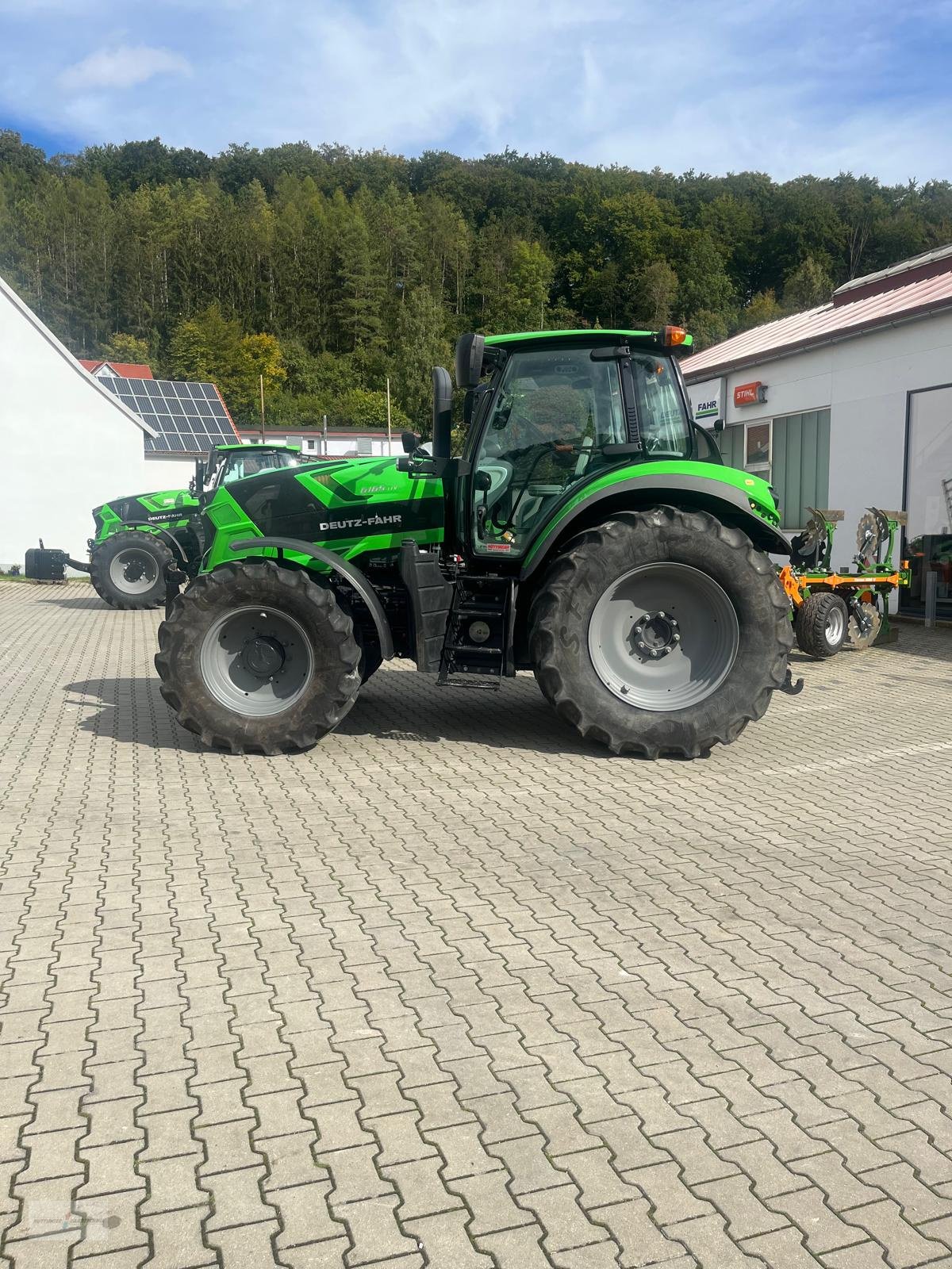 Traktor типа Deutz-Fahr Agrotron 6165 TTV, Gebrauchtmaschine в Treuchtlingen (Фотография 6)