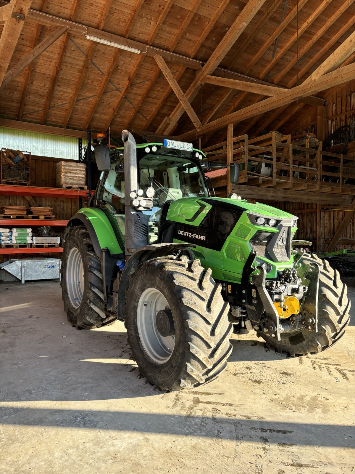 Traktor van het type Deutz-Fahr Agrotron 6165 TTV, Gebrauchtmaschine in Rieden (Foto 1)