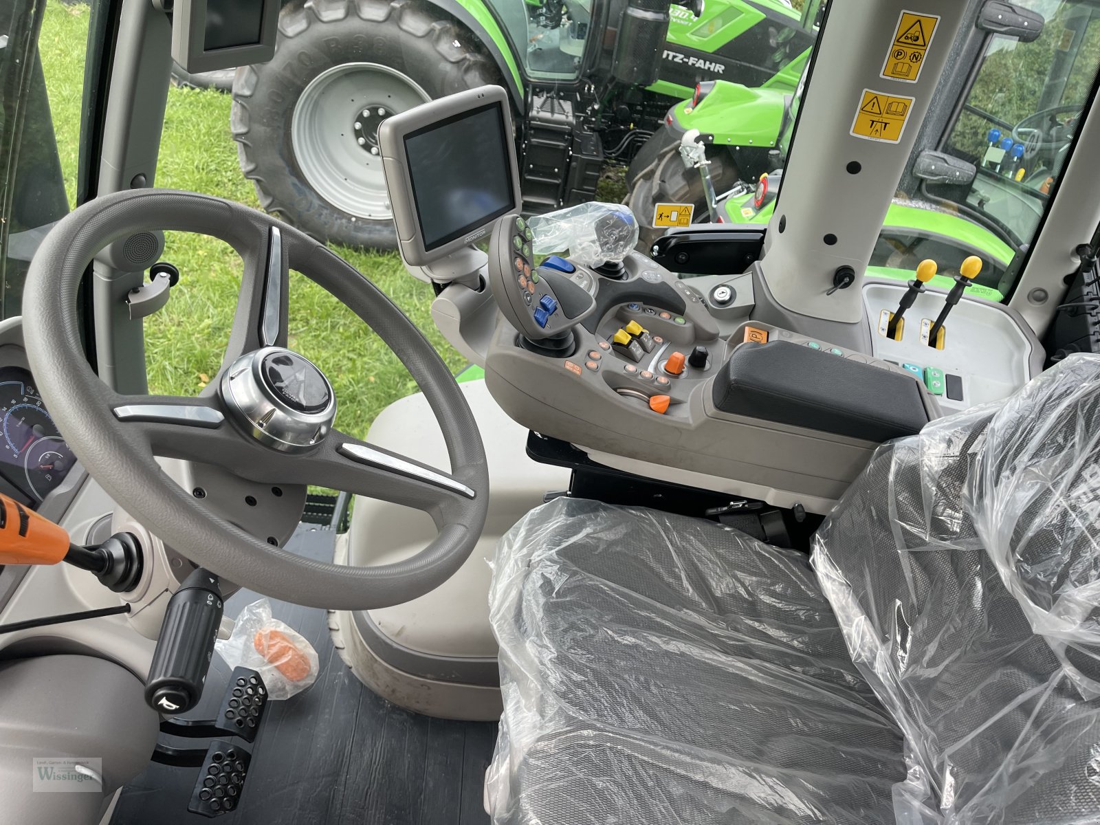 Traktor tip Deutz-Fahr Agrotron 6165.4 TTV "Erntschlussverkauf", Neumaschine in Thalmässing (Poză 10)