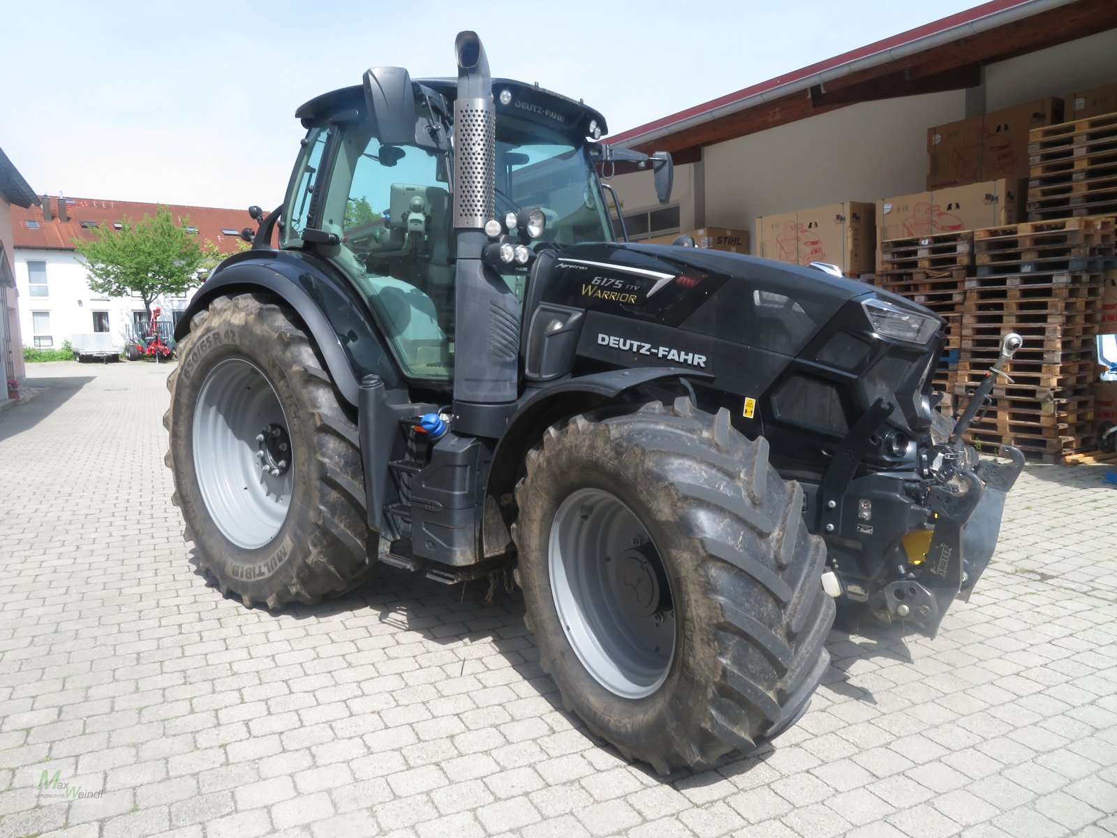 Traktor of the type Deutz-Fahr Agrotron 6175 TTV Warrior, Gebrauchtmaschine in Markt Schwaben (Picture 1)