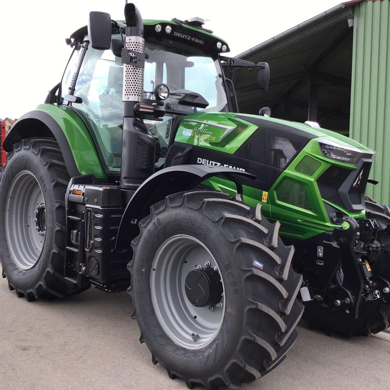 Traktor des Typs Deutz-Fahr Agrotron 6190 TTV (Stage V), Neumaschine in Burgbernheim (Bild 1)