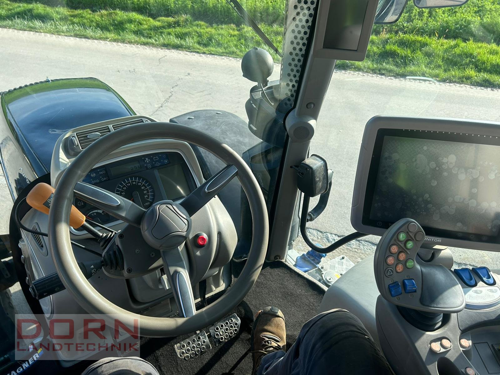 Traktor типа Deutz-Fahr Agrotron 6190 TTV, Gebrauchtmaschine в Bruckberg (Фотография 5)