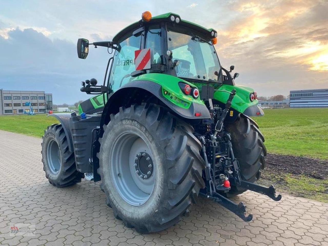 Traktor типа Deutz-Fahr AGROTRON 6190 TTV, Gebrauchtmaschine в Oyten (Фотография 7)