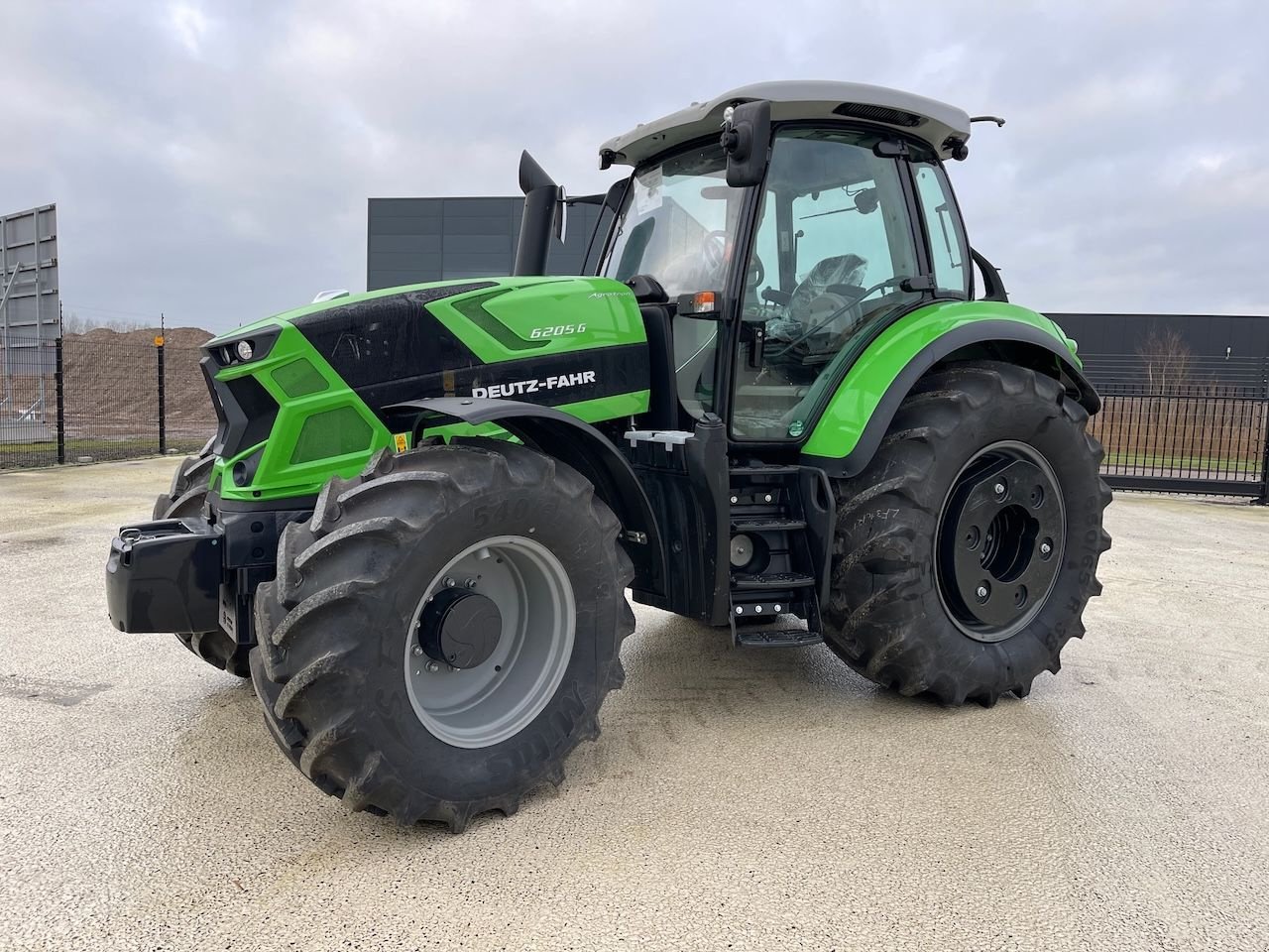 Traktor типа Deutz-Fahr Agrotron 6205G, Neumaschine в Holten (Фотография 1)