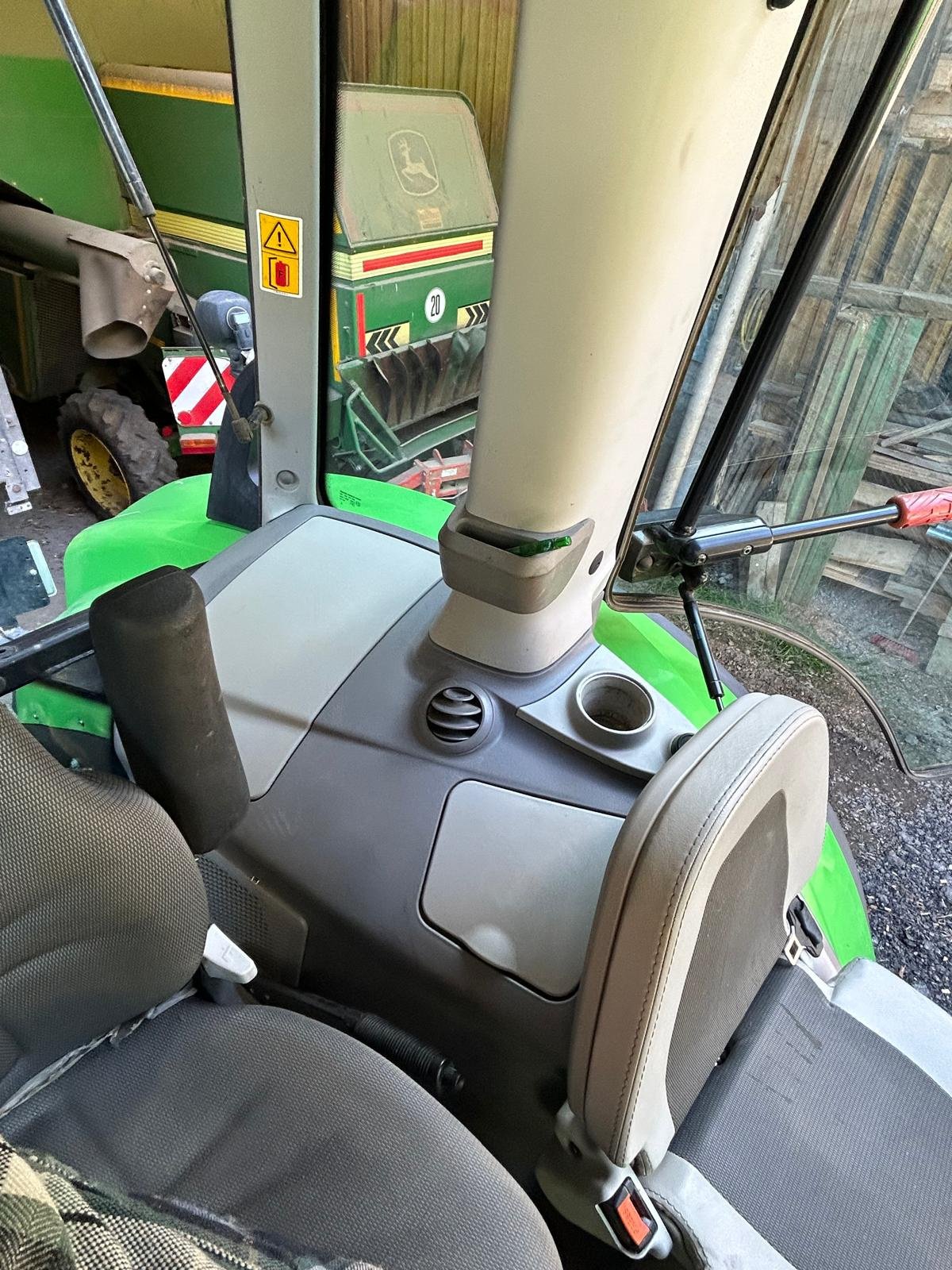 Traktor του τύπου Deutz-Fahr Agrotron 6215 PS, Gebrauchtmaschine σε Weismain (Φωτογραφία 10)