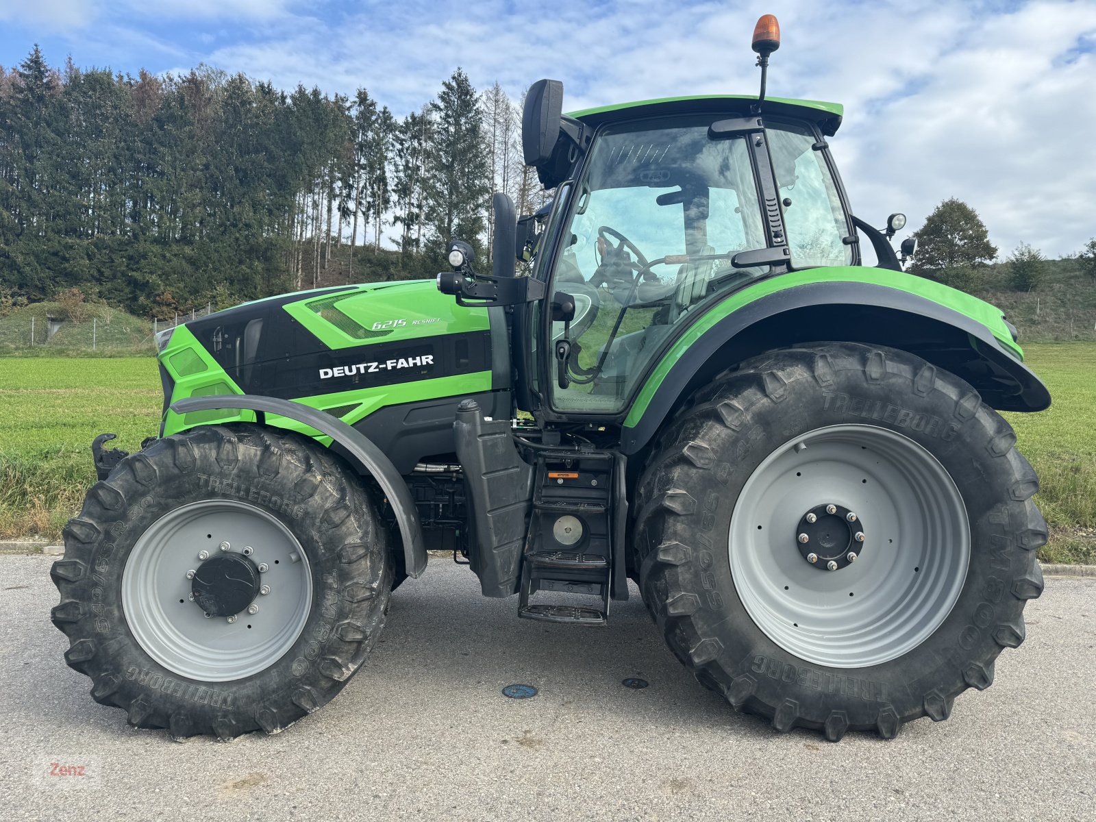 Traktor van het type Deutz-Fahr Agrotron 6215 RC SHIFT, Gebrauchtmaschine in Gars (Foto 3)