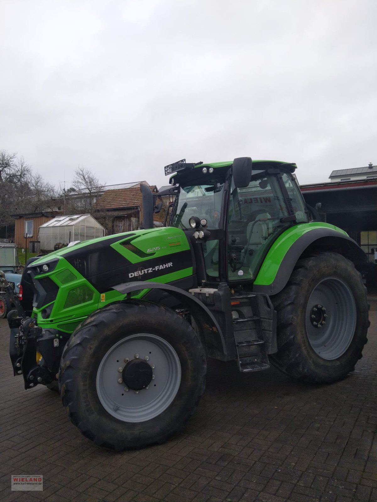 Traktor типа Deutz-Fahr Agrotron 6215 TTV, Gebrauchtmaschine в Lossburg-Wittendorf (Фотография 2)