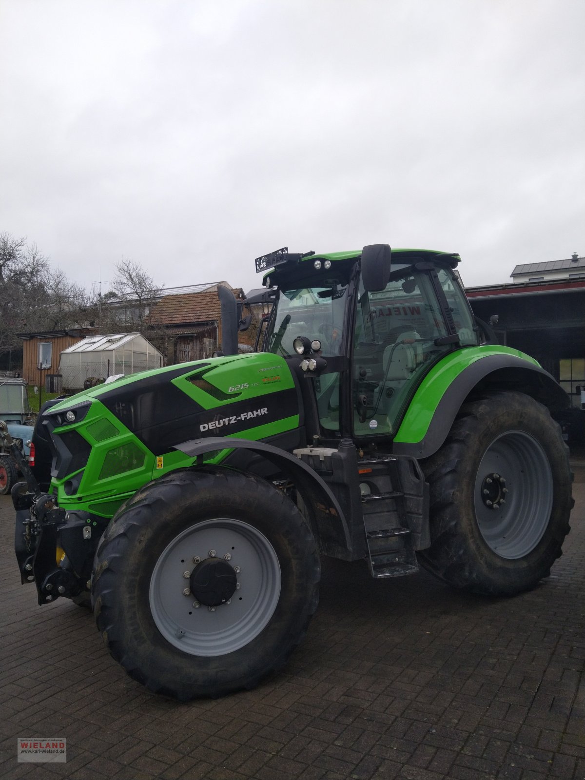 Traktor от тип Deutz-Fahr Agrotron 6215 TTV, Gebrauchtmaschine в Lossburg-Wittendorf (Снимка 2)