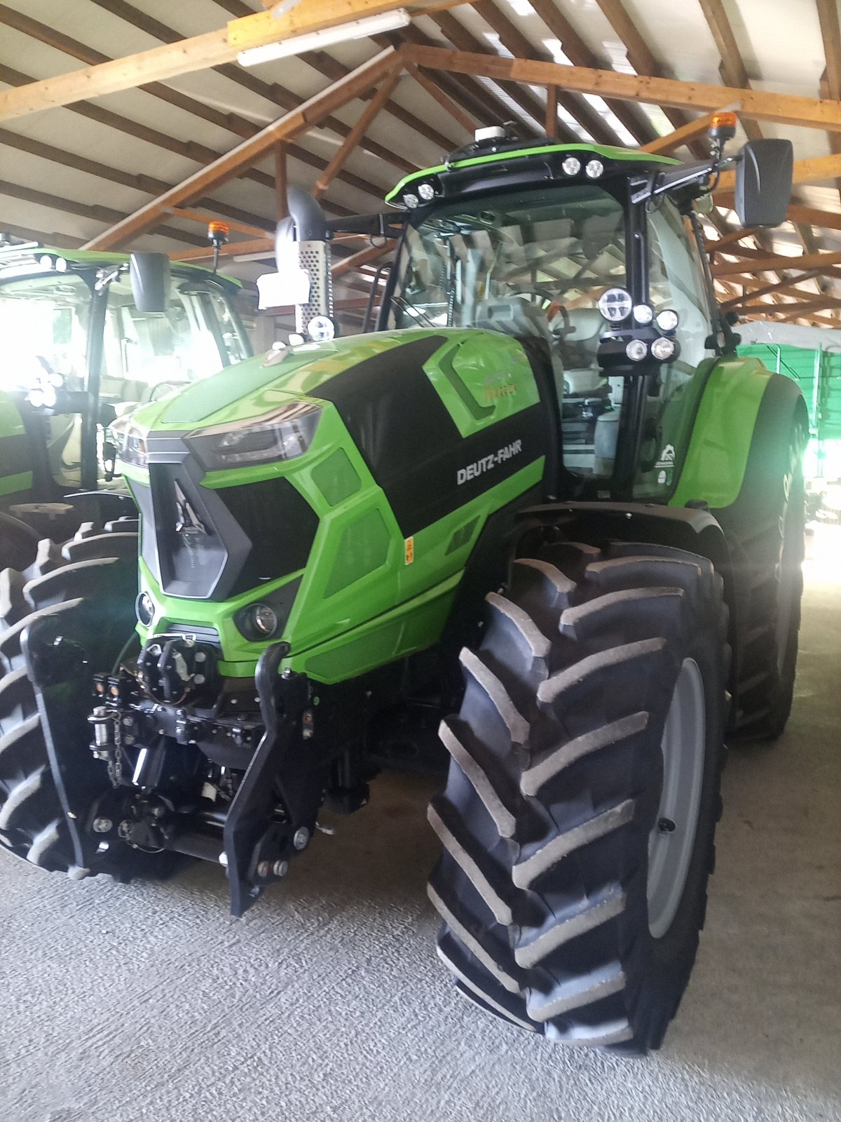 Traktor typu Deutz-Fahr Agrotron 6215 TTV, Gebrauchtmaschine v Aislingen (Obrázek 3)