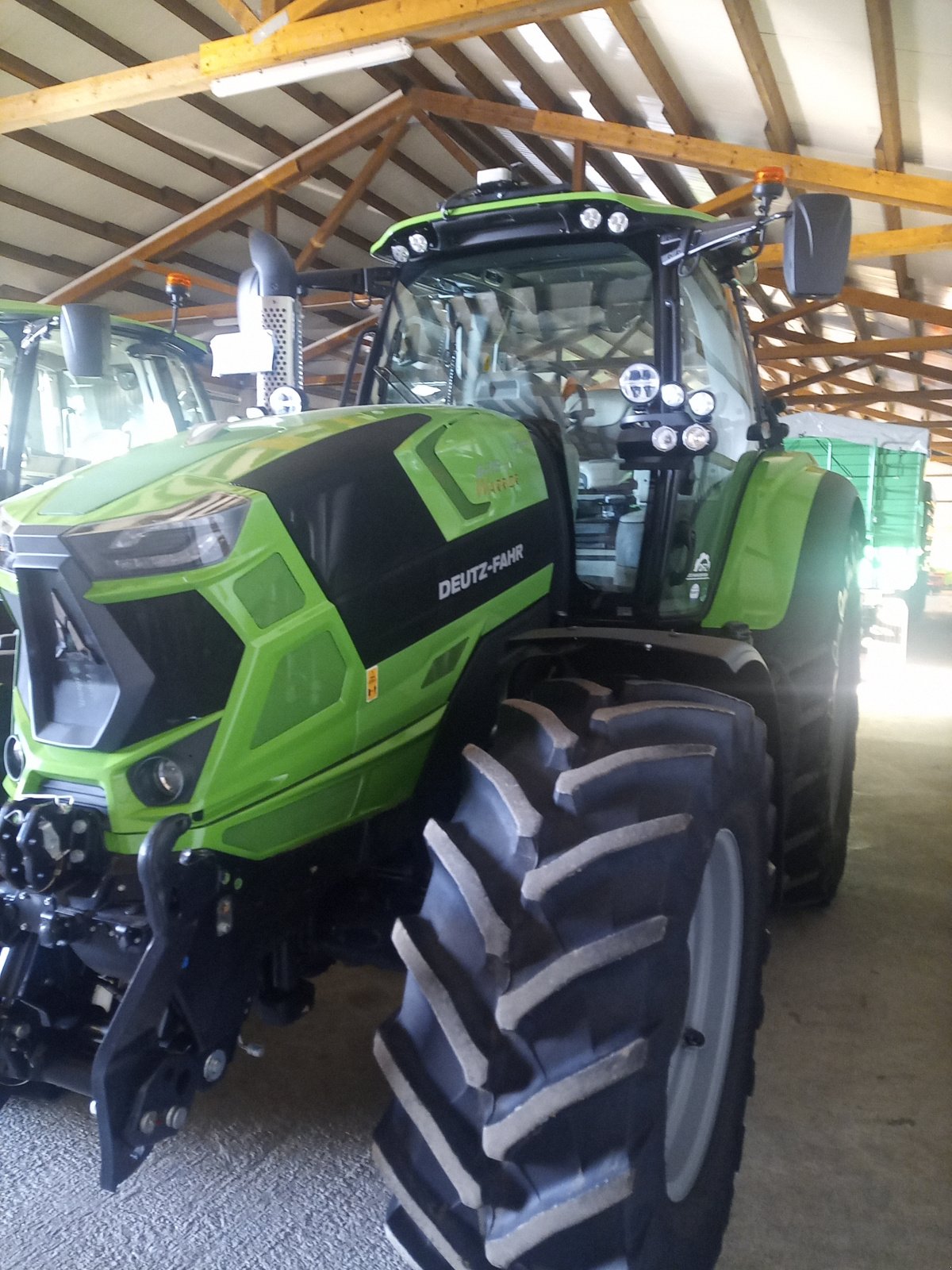 Traktor typu Deutz-Fahr Agrotron 6215 TTV, Gebrauchtmaschine v Aislingen (Obrázek 4)