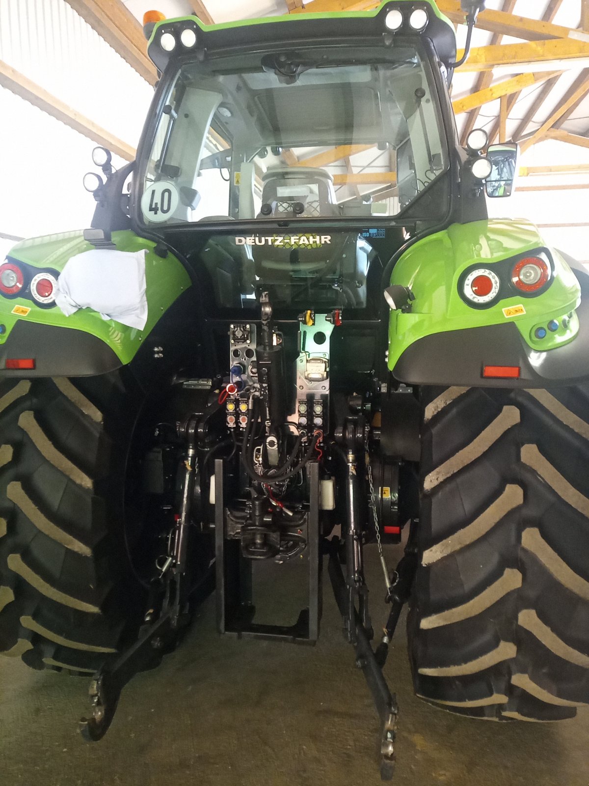 Traktor typu Deutz-Fahr Agrotron 6215 TTV, Gebrauchtmaschine v Aislingen (Obrázek 7)