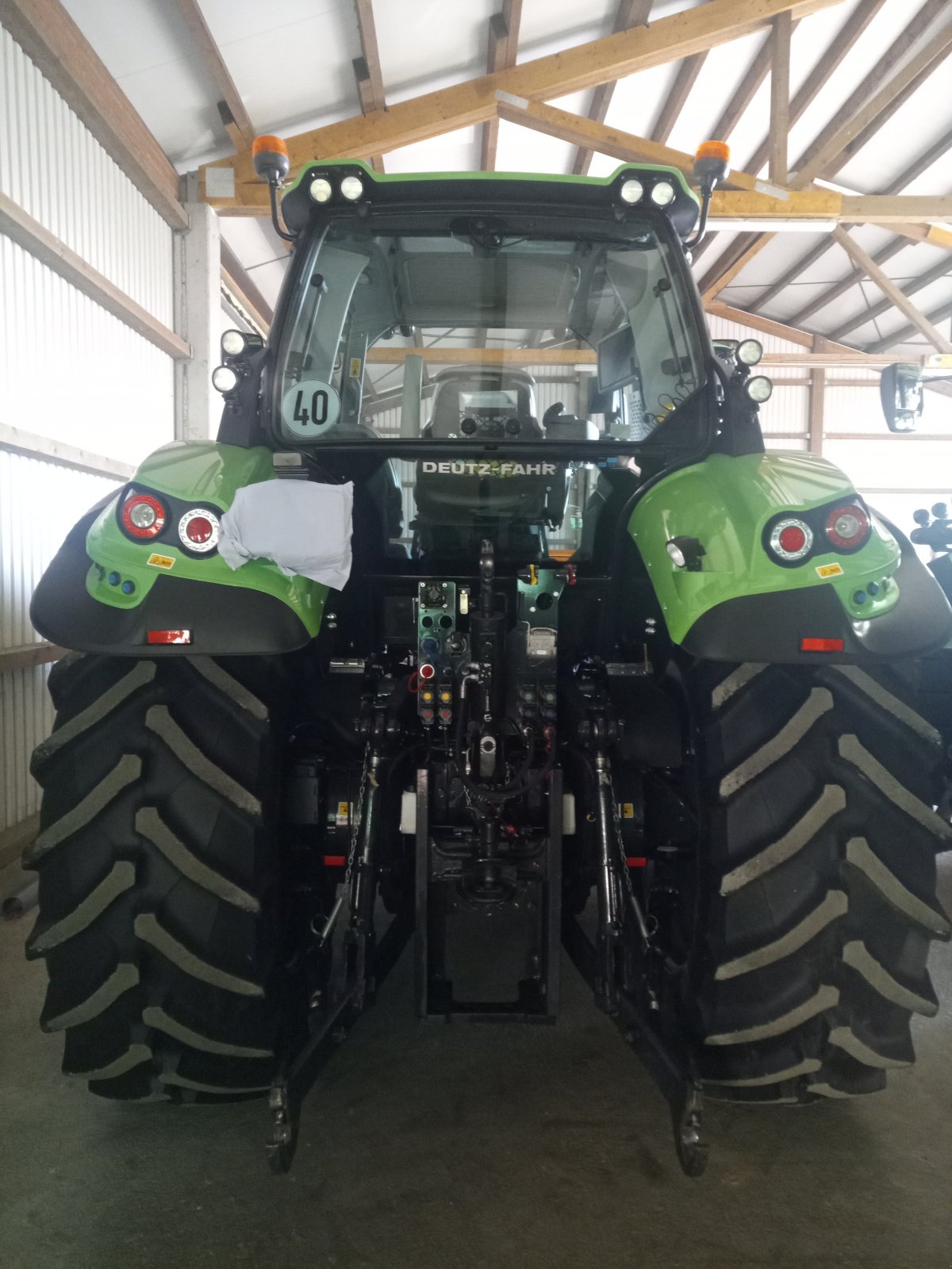 Traktor typu Deutz-Fahr Agrotron 6215 TTV, Gebrauchtmaschine v Aislingen (Obrázek 9)