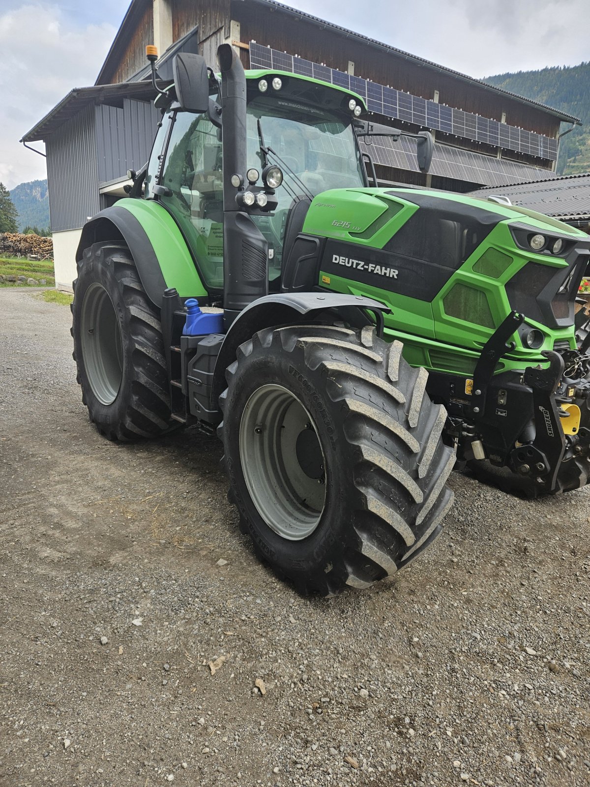 Traktor des Typs Deutz-Fahr Agrotron 6215 TTV, Gebrauchtmaschine in Weißensee (Bild 2)