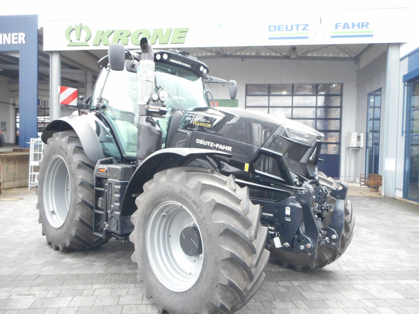 Traktor typu Deutz-Fahr Agrotron 6230 TTV Warrior, Gebrauchtmaschine w Wörnitz (Zdjęcie 2)