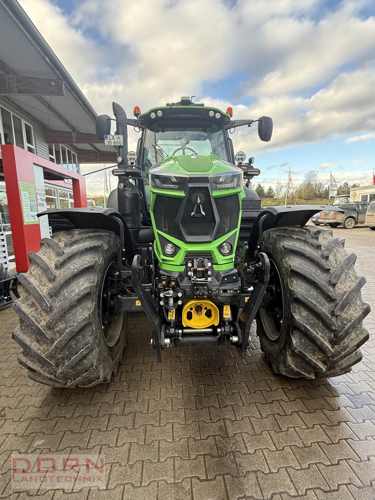 Traktor van het type Deutz-Fahr Agrotron 6230 TTV, Neumaschine in Bruckberg (Foto 2)