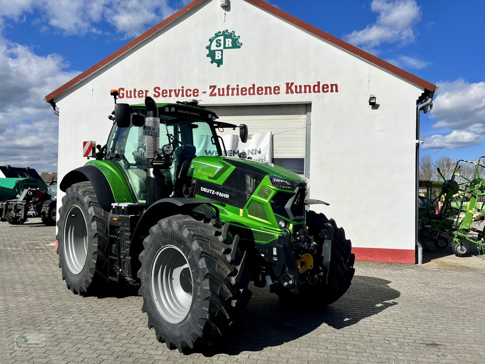 Traktor van het type Deutz-Fahr Agrotron 6230 TTV, Neumaschine in Karstädt (Foto 2)