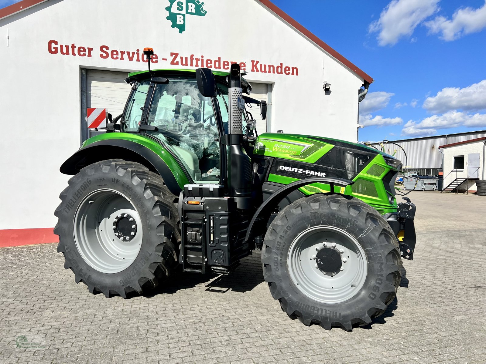 Traktor van het type Deutz-Fahr Agrotron 6230 TTV, Neumaschine in Karstädt (Foto 3)